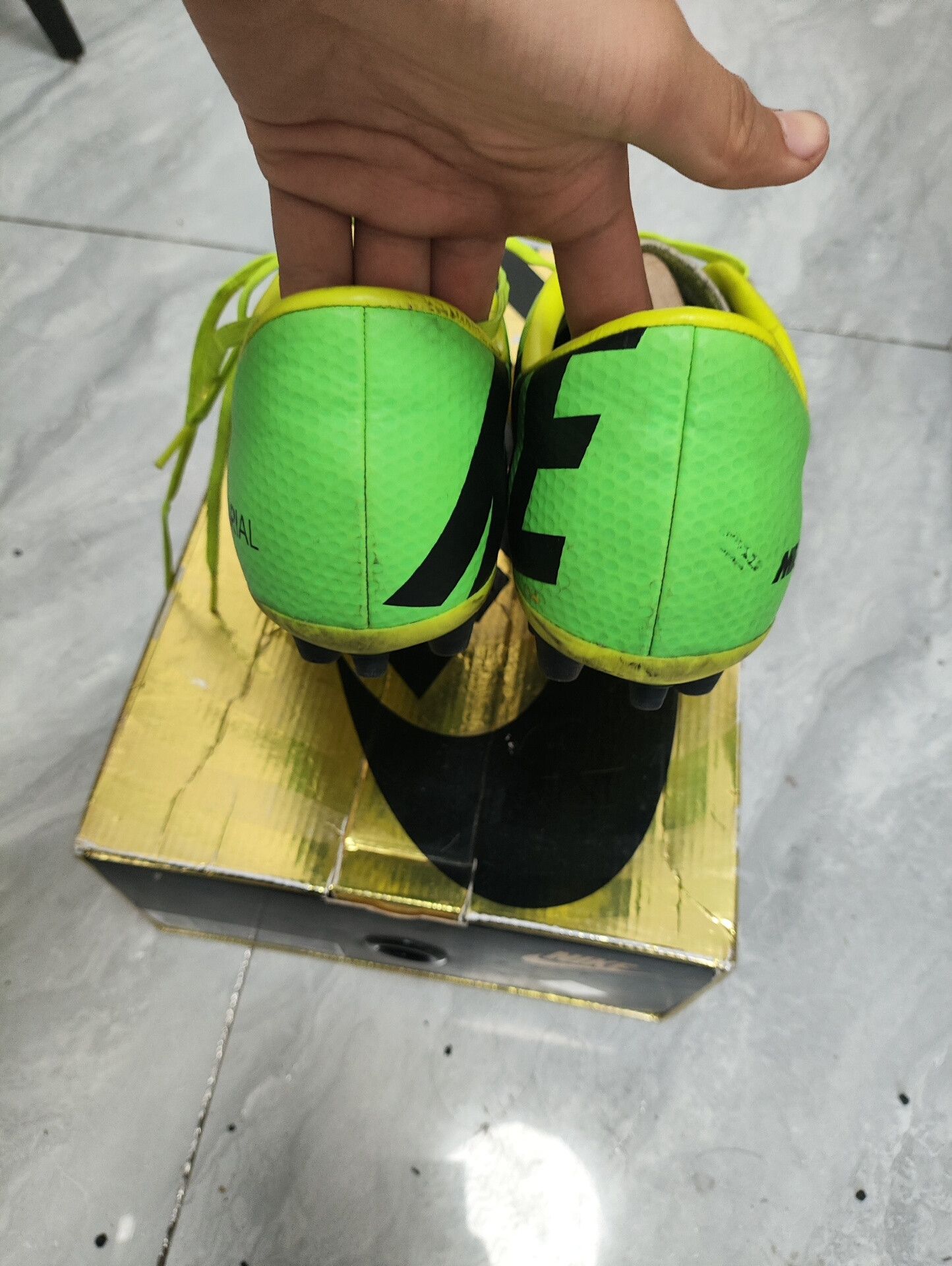 Nike Nike Yellow Lowtop Sneakers 12 Men Size US 12 / EU 45 - 6 Thumbnail
