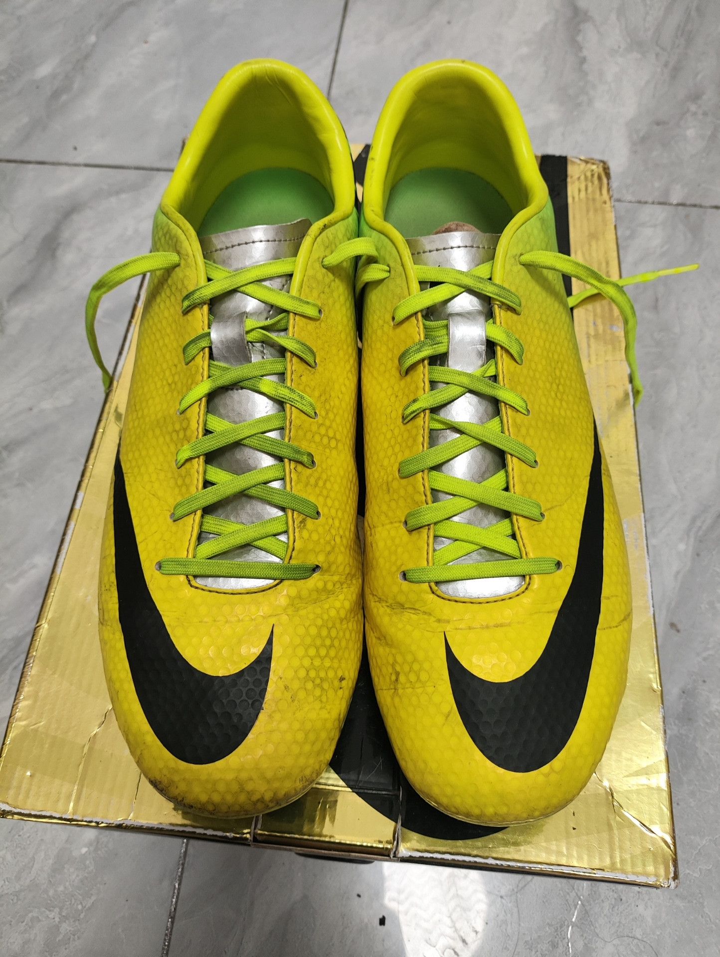 Nike Nike Yellow Lowtop Sneakers 12 Men Size US 12 / EU 45 - 2 Thumbnail