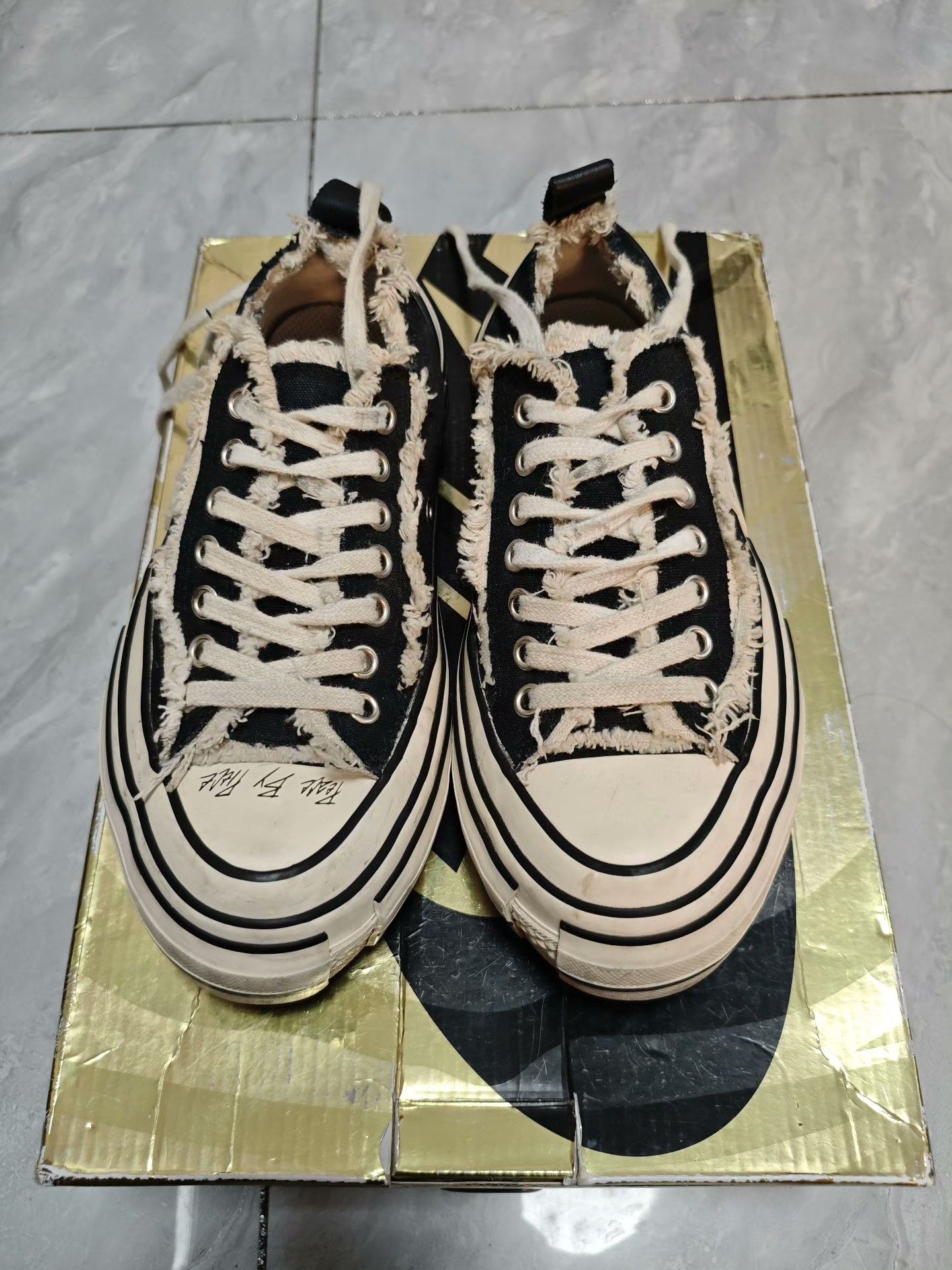 Yohji Yamamoto Yohji Yamamoto Black Lowtop Sneakers us_6 Women Size US 6 / IT 36 - 2 Thumbnail