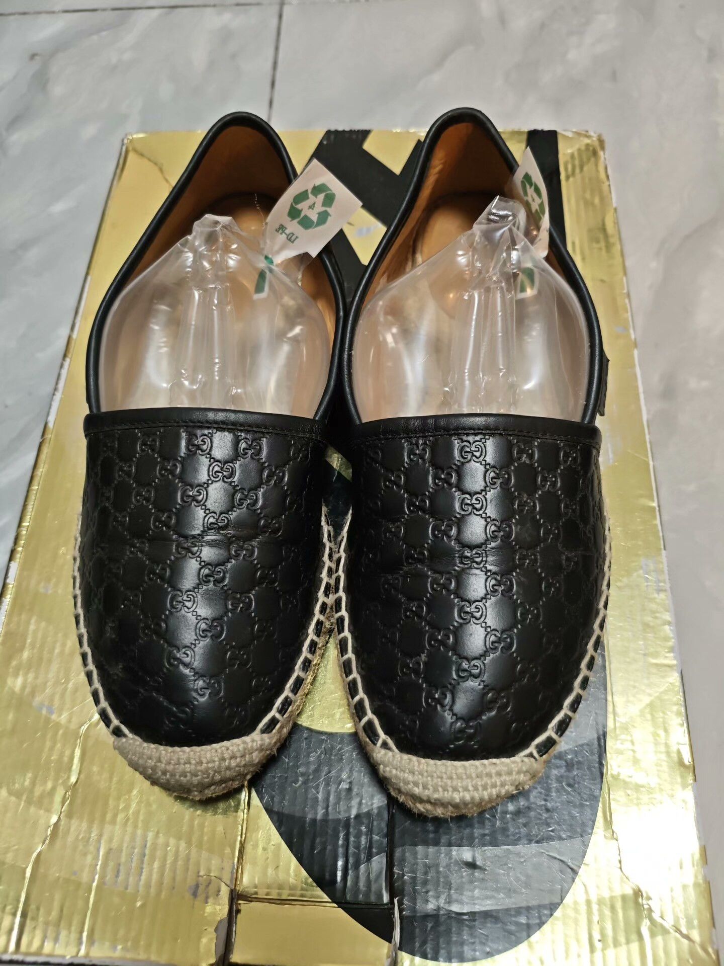 Gucci Gucci Black Lowtop Sneakers us_6-5 Women Size US 6.5 / IT 36.5 - 2 Thumbnail