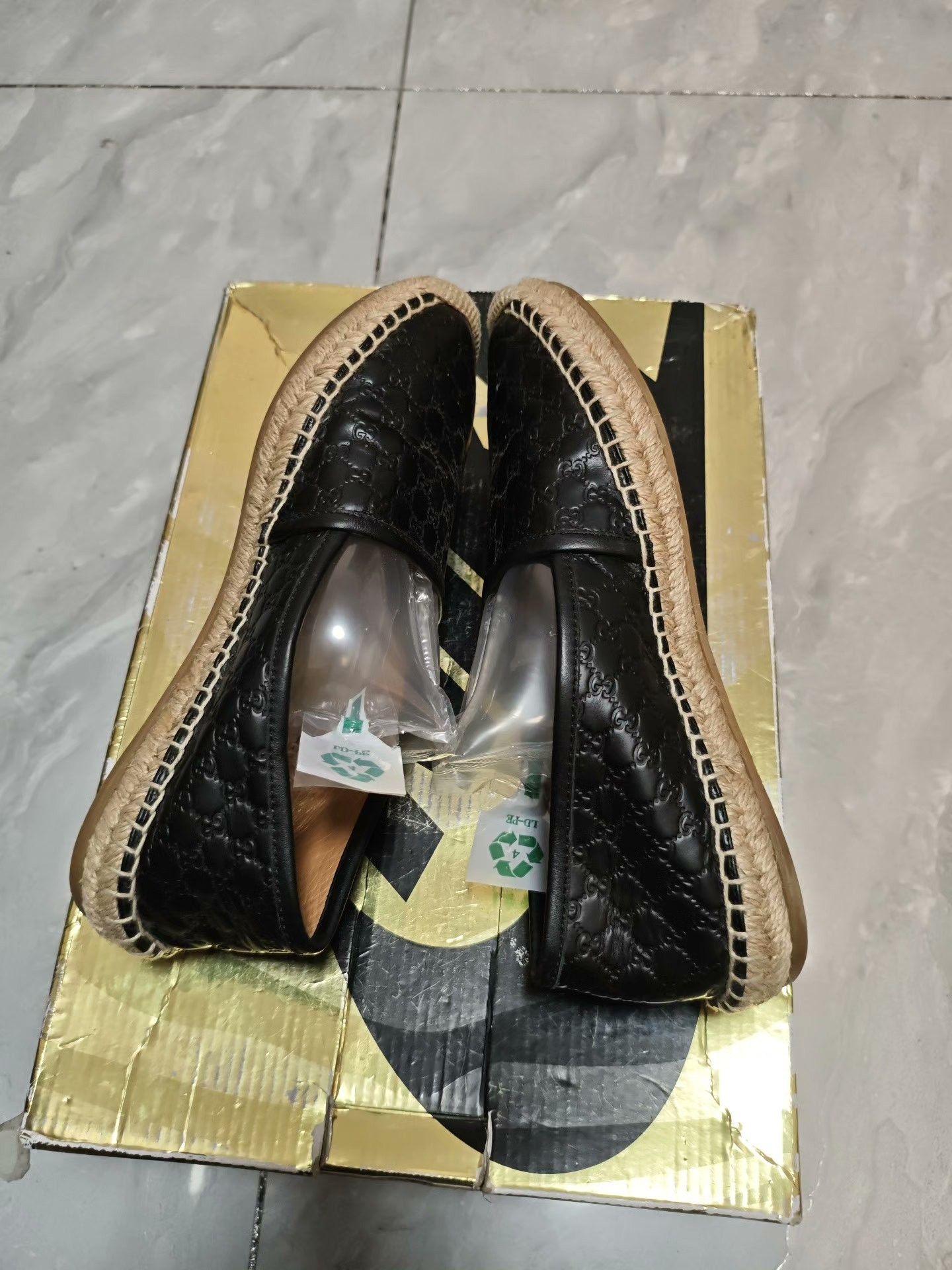 Gucci Gucci Black Lowtop Sneakers us_6-5 Women Size US 6.5 / IT 36.5 - 4 Thumbnail