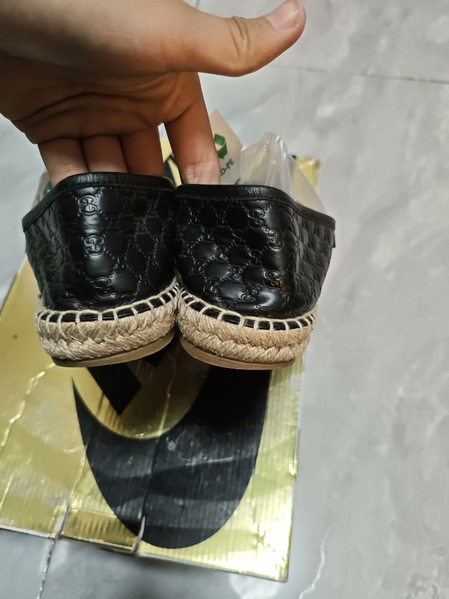 Gucci Gucci Black Lowtop Sneakers us_6-5 Women Size US 6.5 / IT 36.5 - 6 Thumbnail