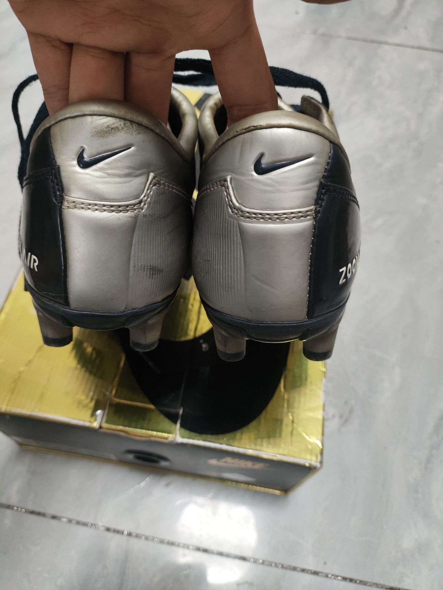Nike Nike Retro Lowtop Sneakers 9.5 Men Size US 9.5 / EU 42-43 - 6 Thumbnail