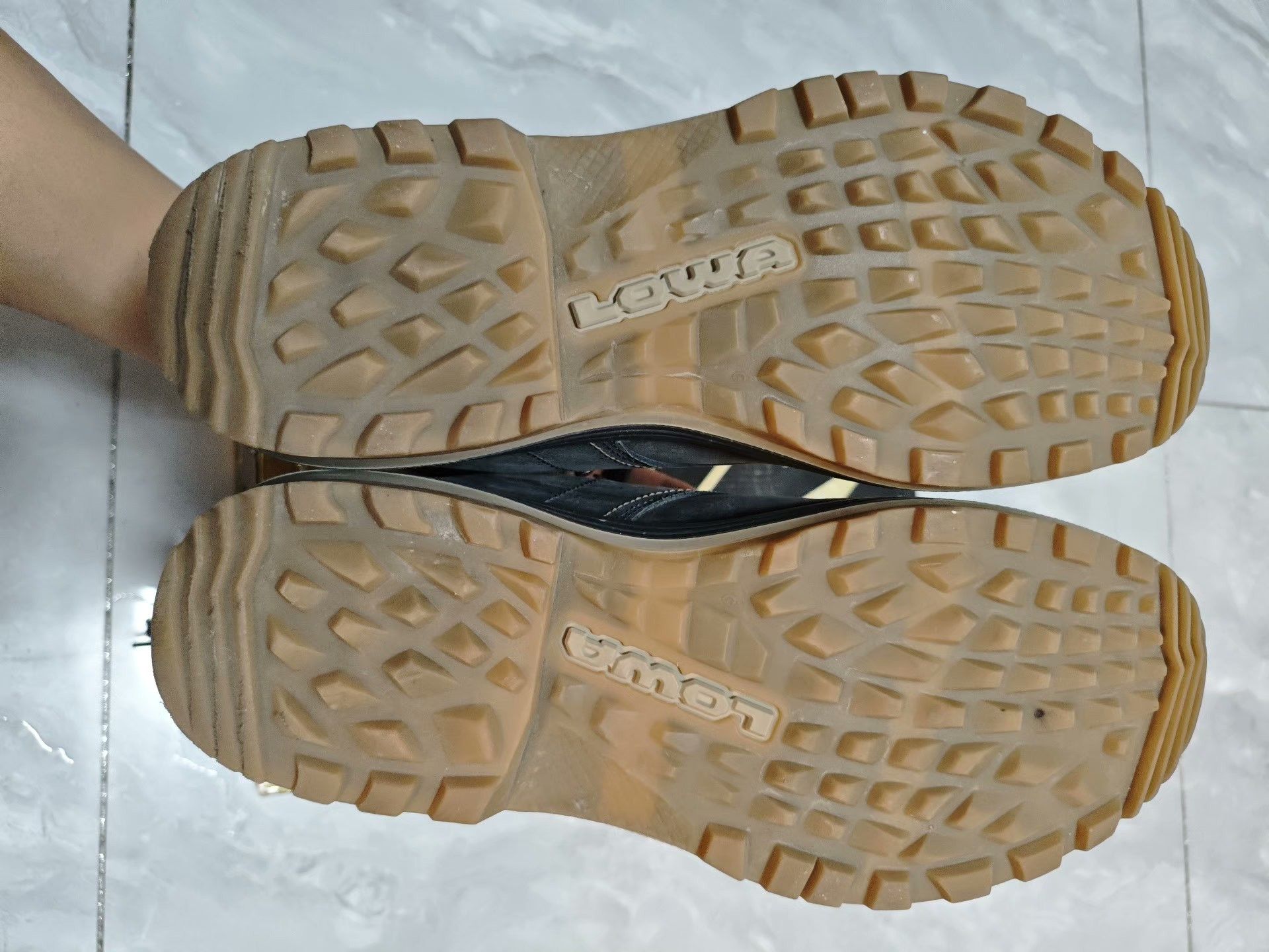 LOWA LOWA Hiking Lowtop Sneakers 10.5 Men Size US 10.5 / EU 43-44 - 5 Thumbnail