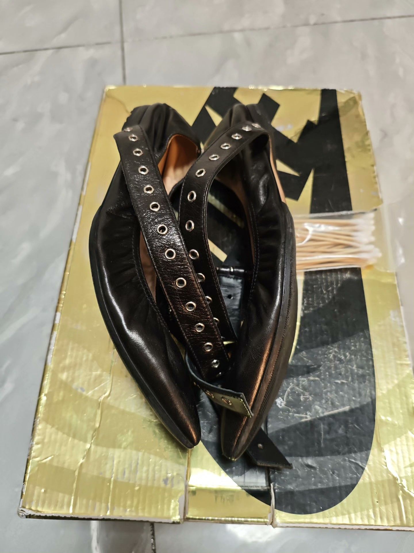 Valentino Valentino Leather Black Lowtop Sneakers us_7-5 Women Size US 7.5 / IT 37.5 - 3 Thumbnail