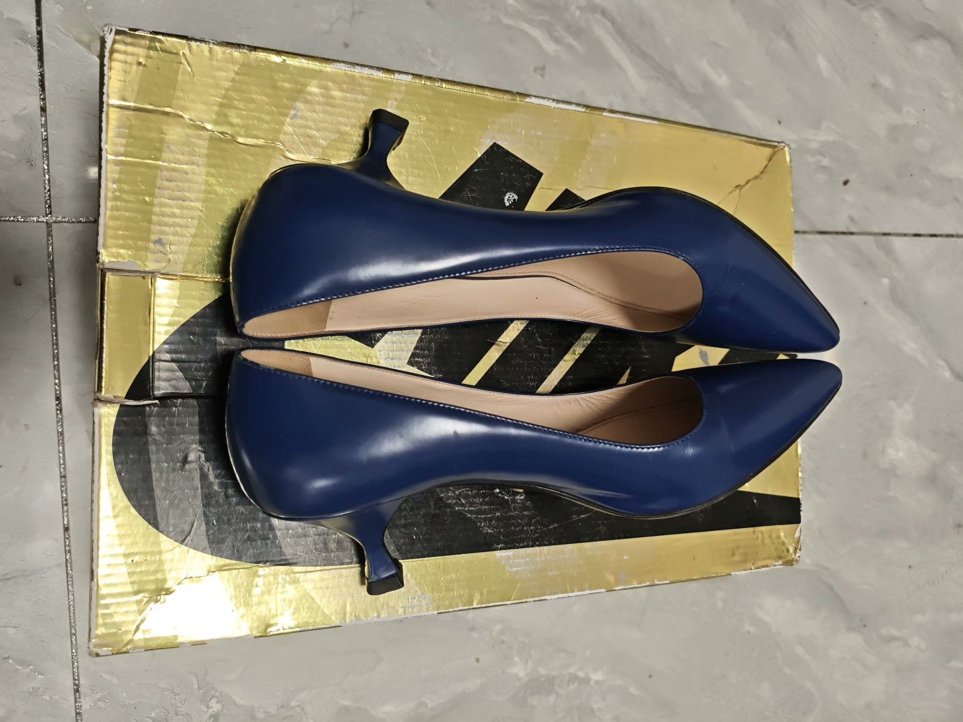 Prada Prada Blue Lowtop Sneakers us_8 Women Size US 8 / IT 38 - 4 Thumbnail