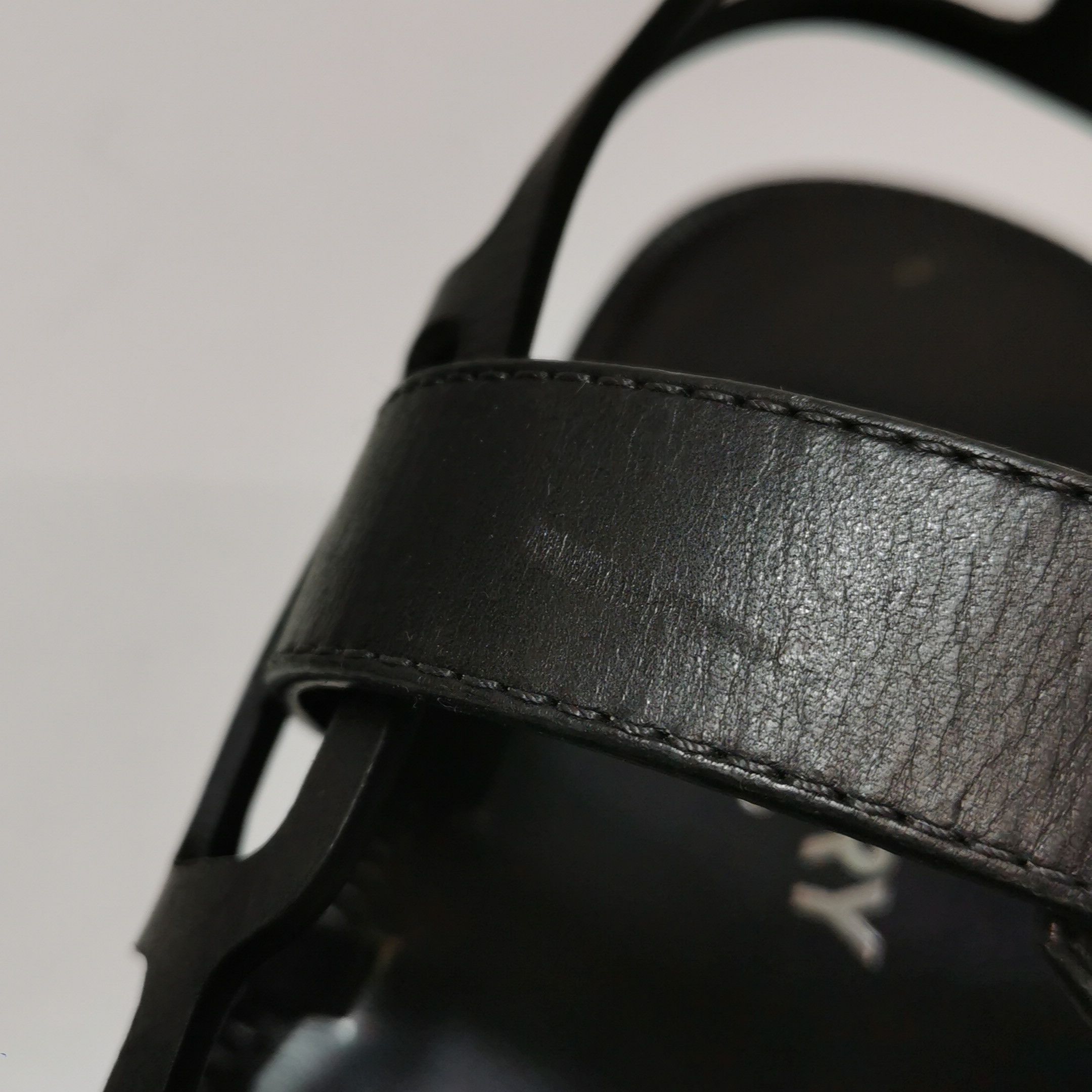 Burberry Burberry Buckle Leather Sandals 40 Size US 7 / EU 40 - 11 Thumbnail