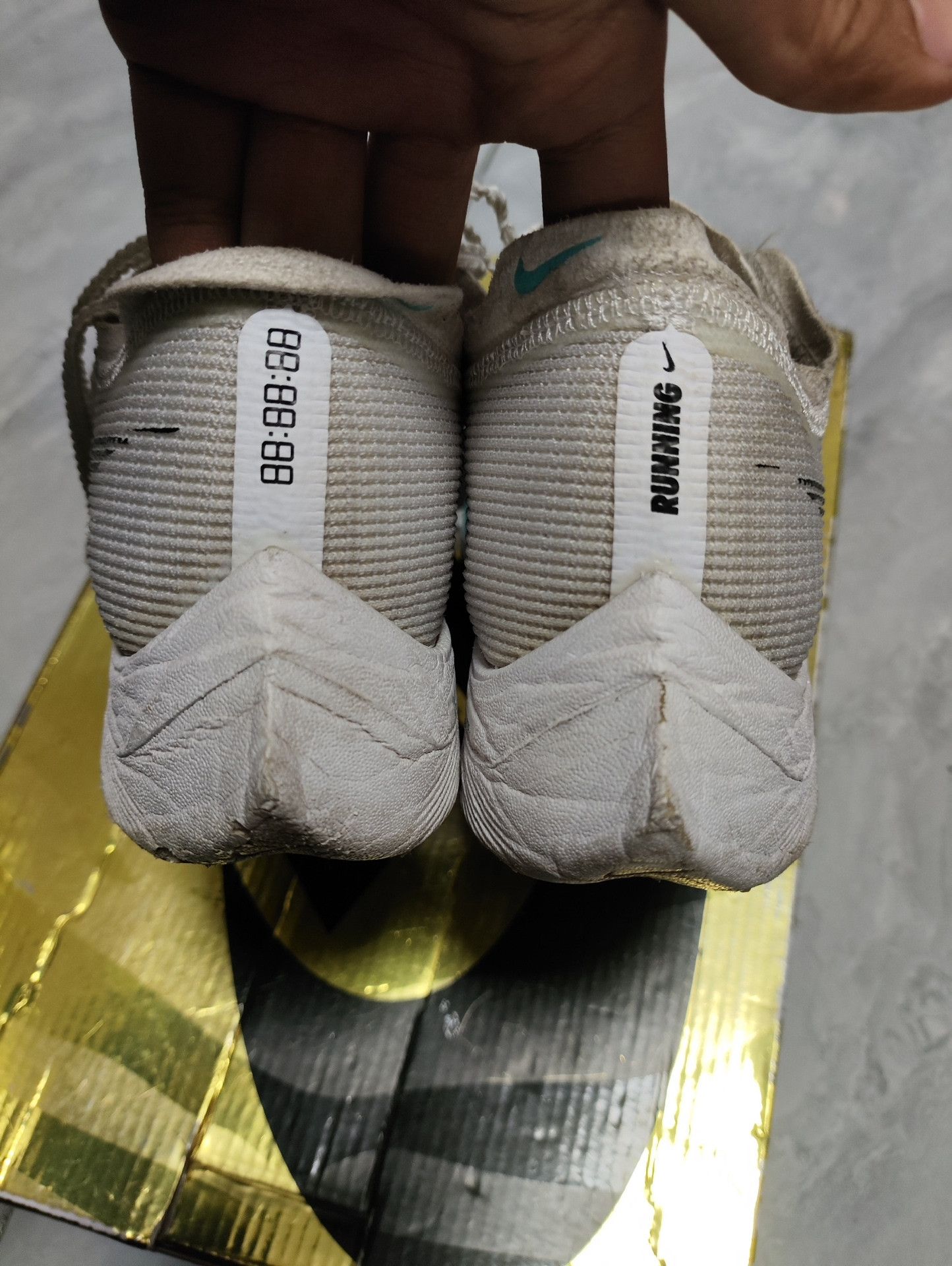Nike Nike ZOOM White Lowtop Sneakers us_7-5 Women Size US 7.5 / IT 37.5 - 7 Thumbnail