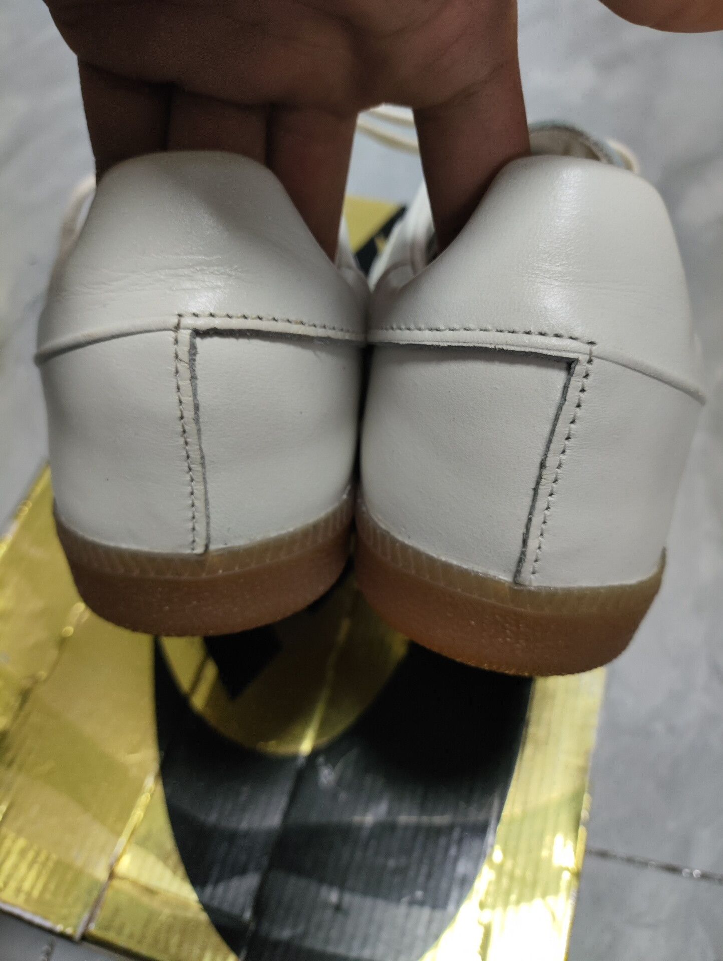 Adidas Adidas White Lowtop Sneakers 7 Men Size US 7 / EU 40 - 7 Thumbnail