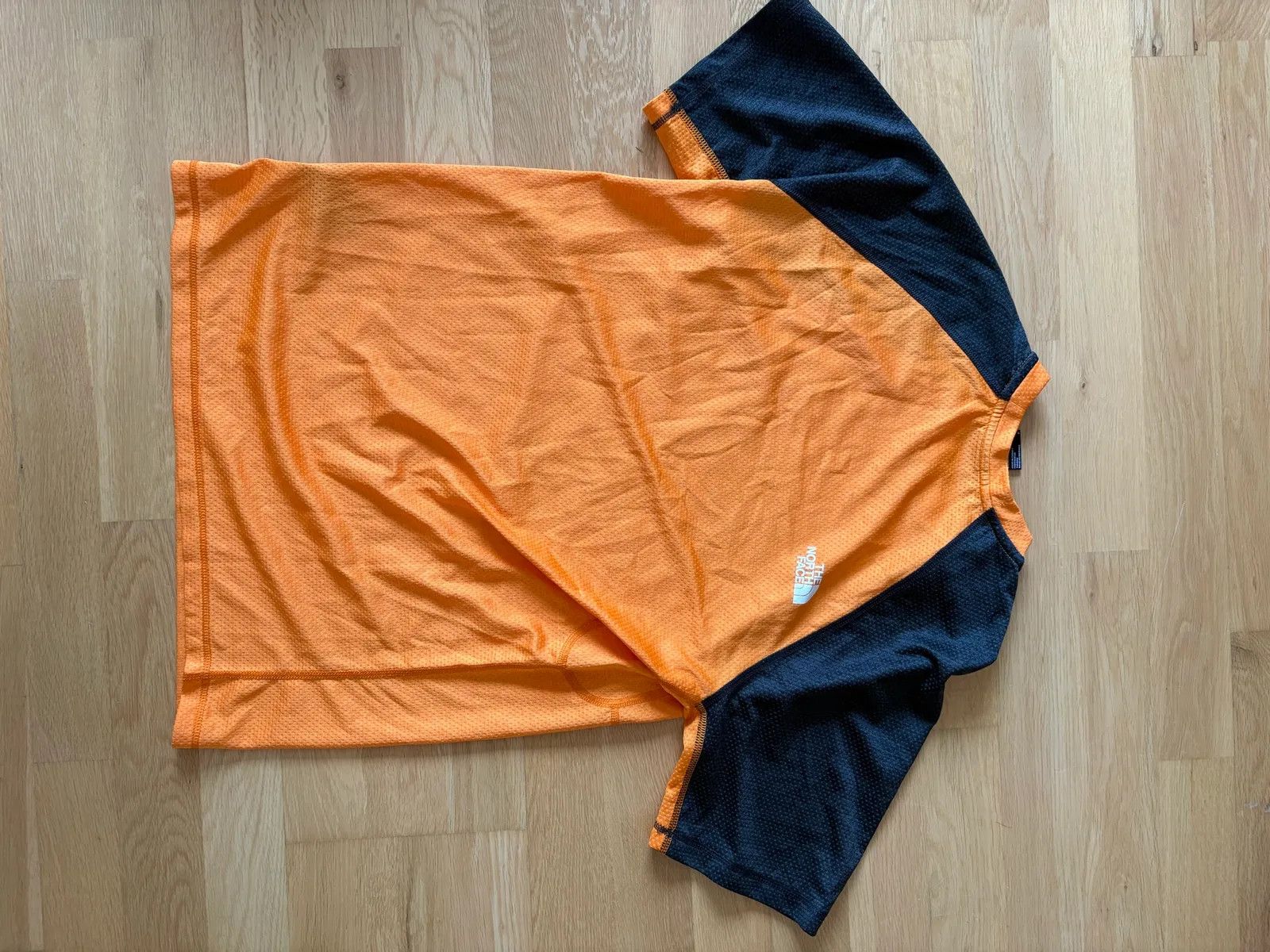 The North Face The North Face Short sleeve mesh tshirt Sweatshirt Size US S / EU 44-46 / 1 - 5 Thumbnail