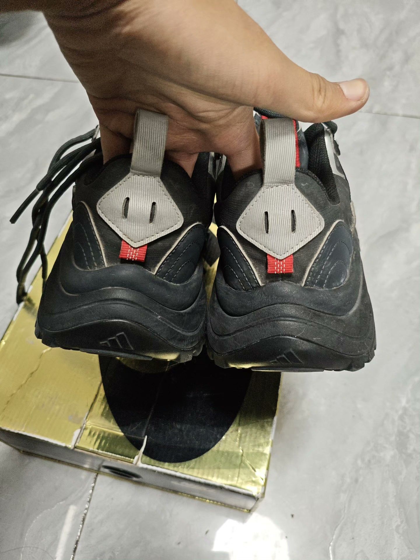 Adidas Adidas Black Lowtop Sneakers 10 Men Size US 10 / EU 43 - 7 Thumbnail