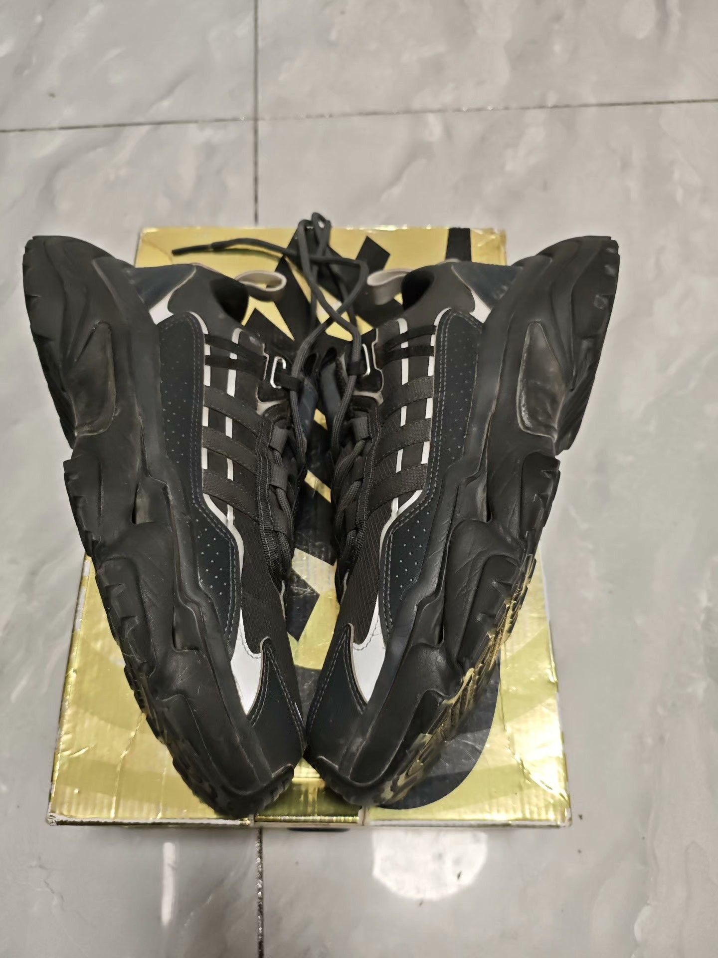 Adidas Adidas Black Lowtop Sneakers 10 Men Size US 10 / EU 43 - 3 Thumbnail