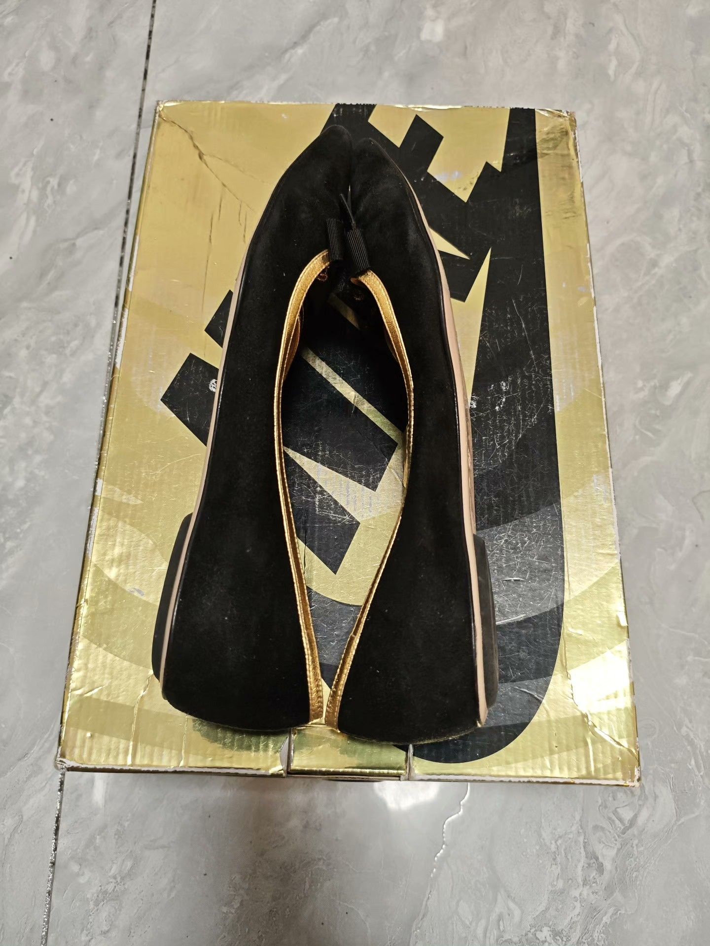 Gucci Gucci Velvet Black Lowtop Sneakers us_8 Women Size US 8 / IT 38 - 4 Thumbnail