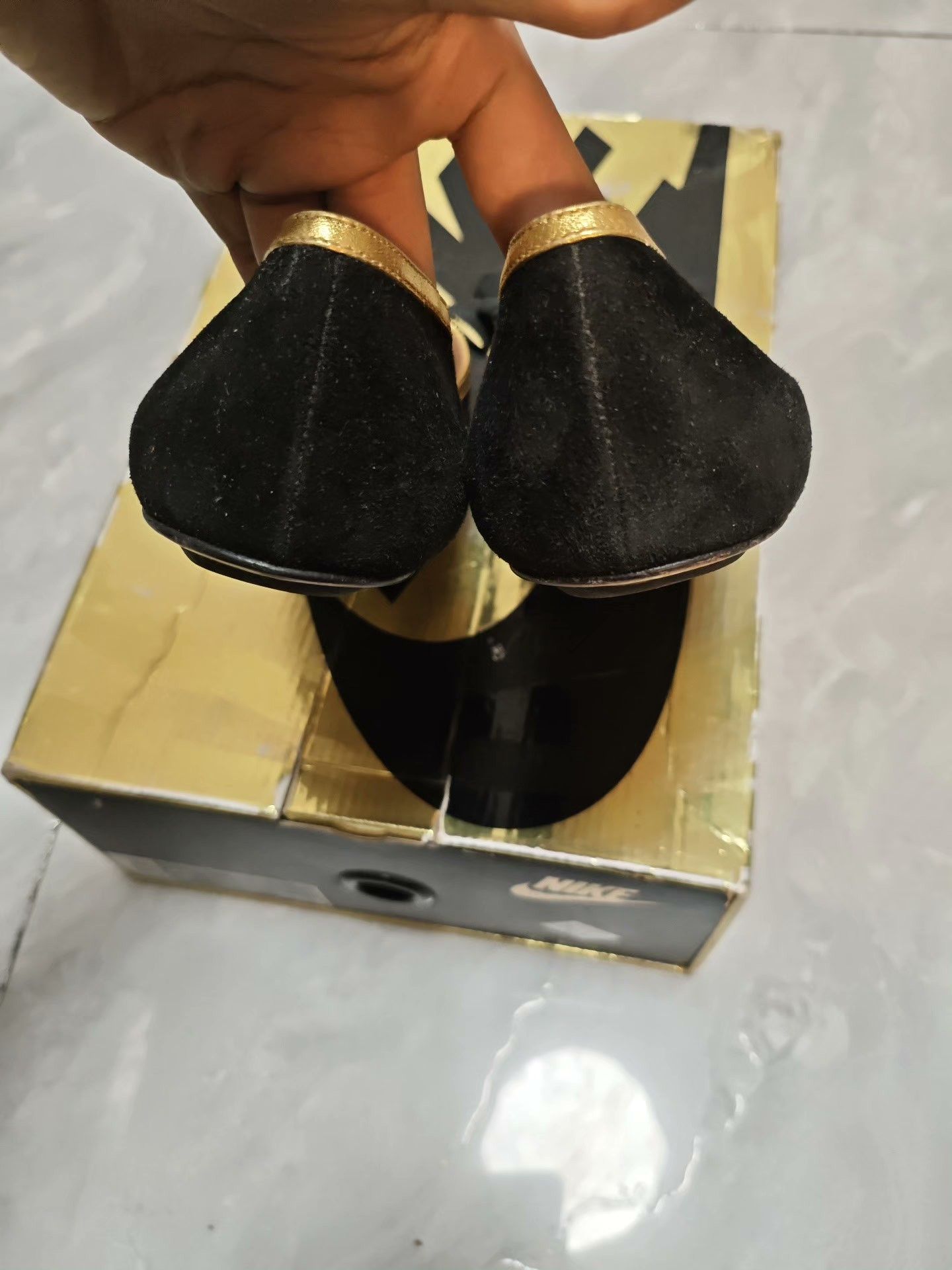 Gucci Gucci Velvet Black Lowtop Sneakers us_8 Women Size US 8 / IT 38 - 7 Thumbnail