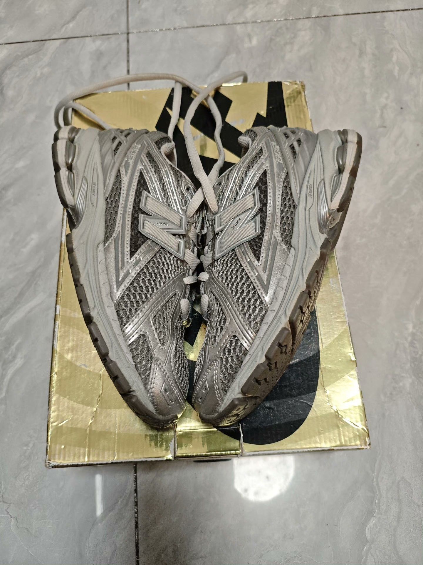 New Balance New Balance Techwear Silver Lowtop Sneakers 5 Men Size US 5 / EU 37 - 3 Thumbnail