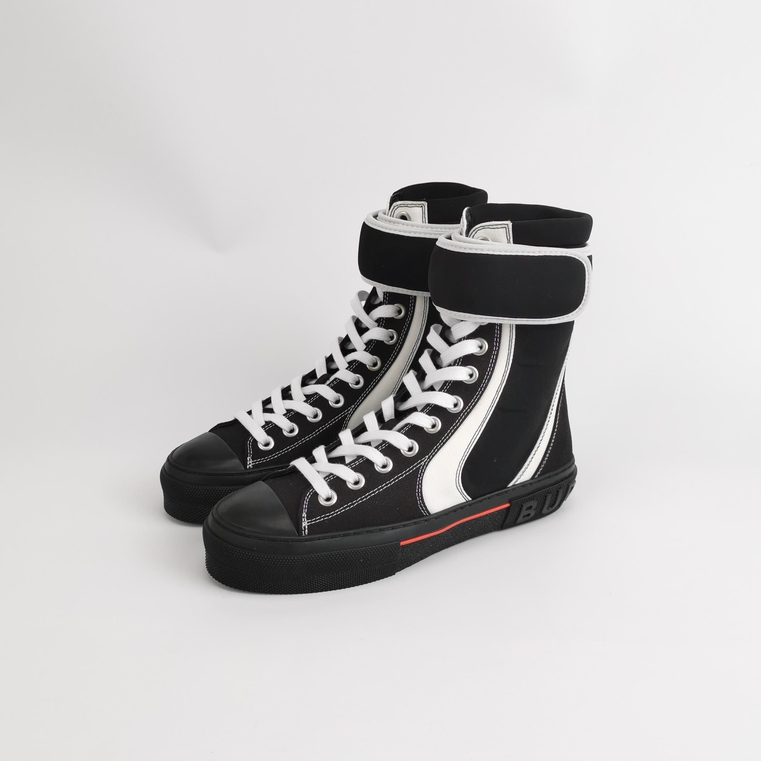 Burberry Burberry Canvas Panel Ankle Boots 41.5 Size US 8 / EU 41 - 3 Thumbnail