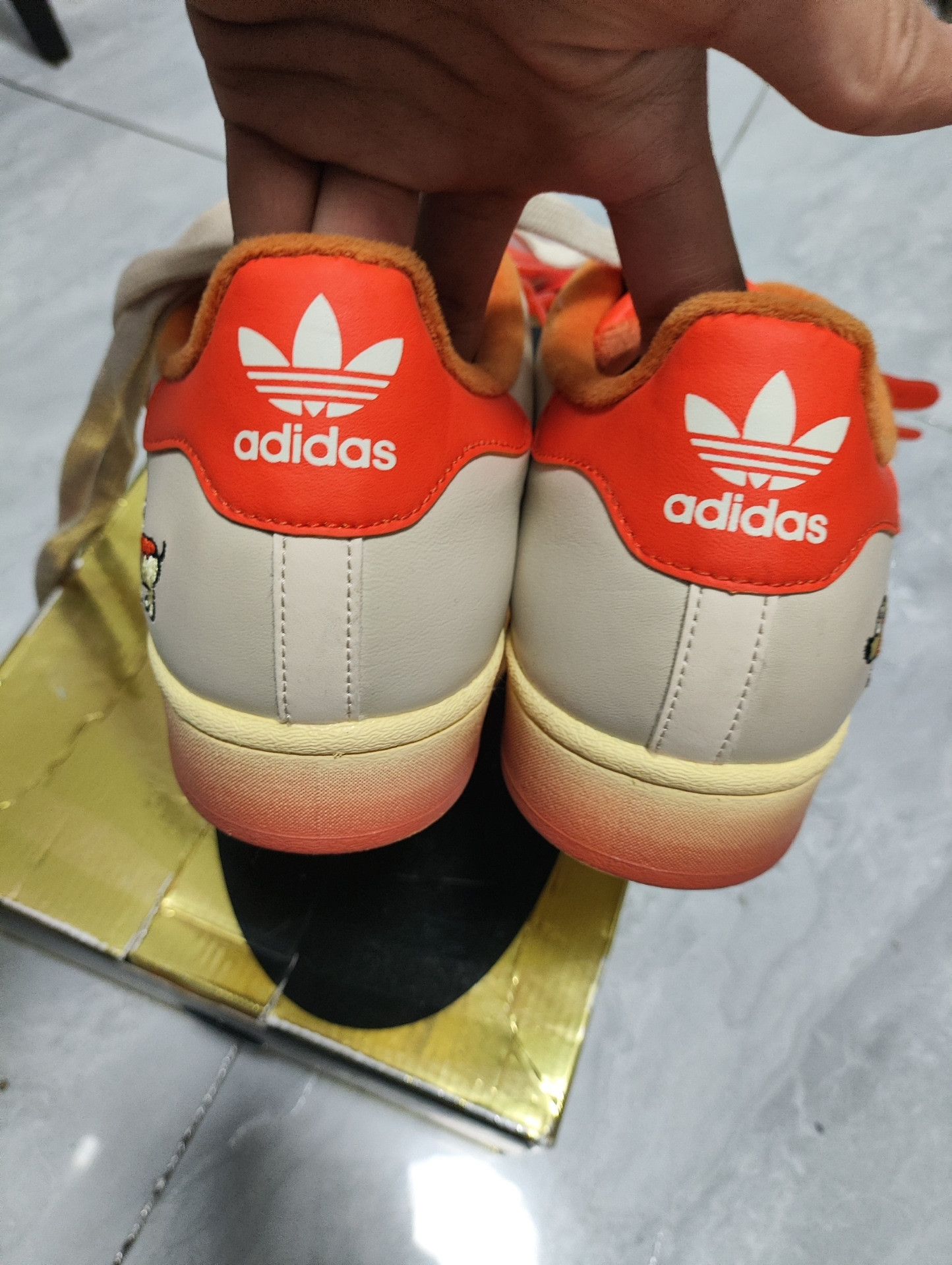 Adidas Adidas Orange Lowtop Sneakers 11.5 Men Size US 11.5 / EU 44-45 - 6 Thumbnail