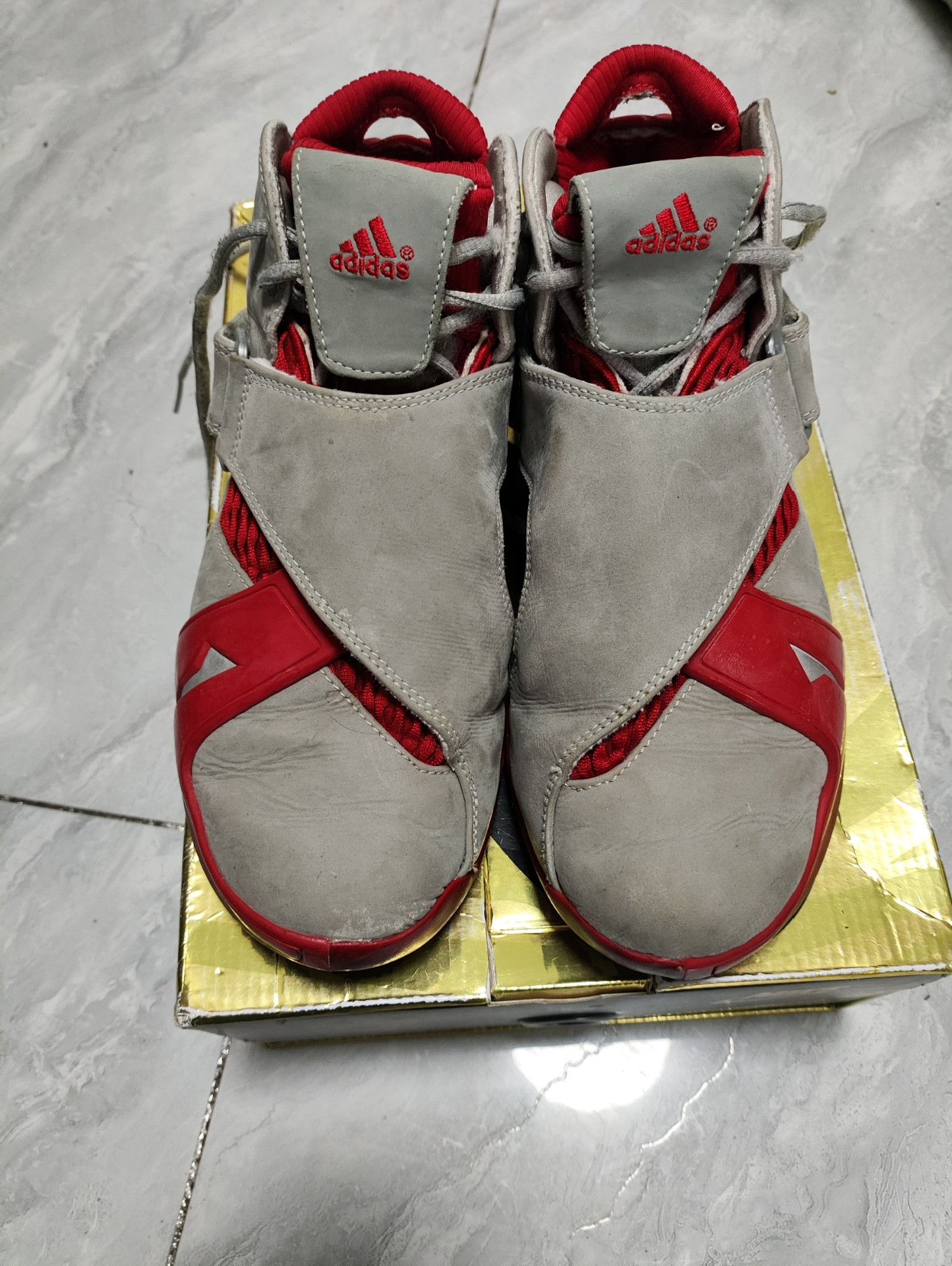 Adidas Adidas Basketball Gray Lowtop Sneakers 10 Men Size US 10 / EU 43 - 2 Thumbnail