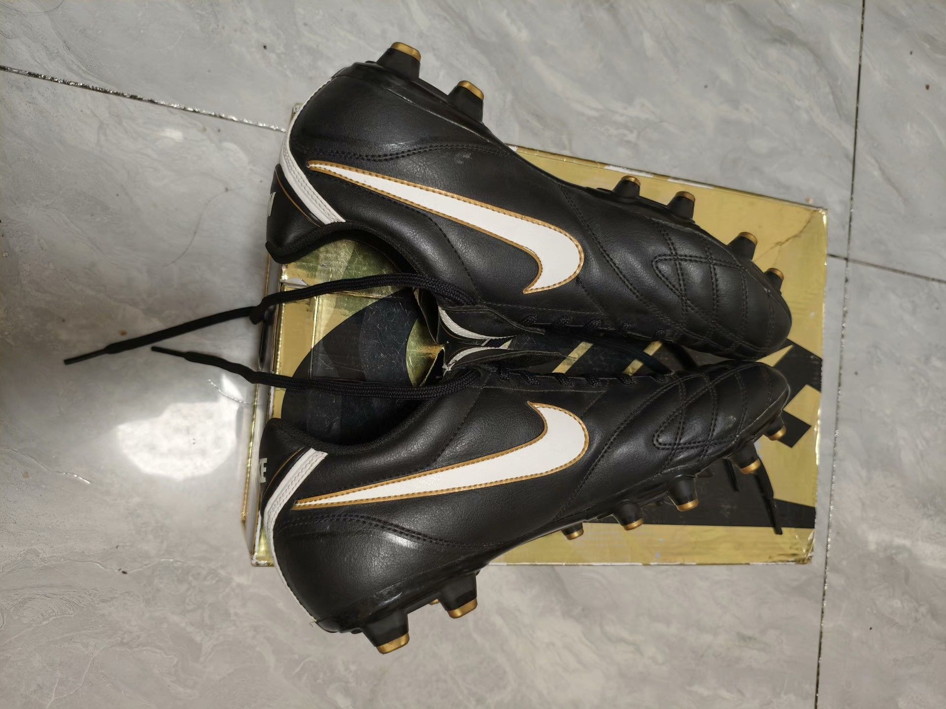 Nike Nike Black Lowtop Sneakers 9.5 Men Size US 9.5 / EU 42-43 - 4 Thumbnail