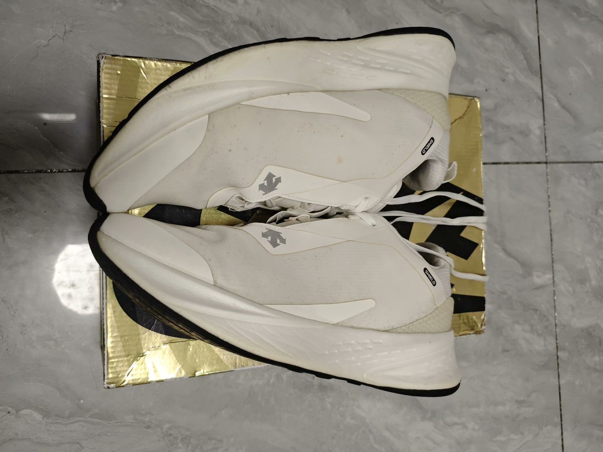 Descente Descente Reflective Multi Lowtop Sneakers 10 Men Size US 10 / EU 43 - 3 Thumbnail