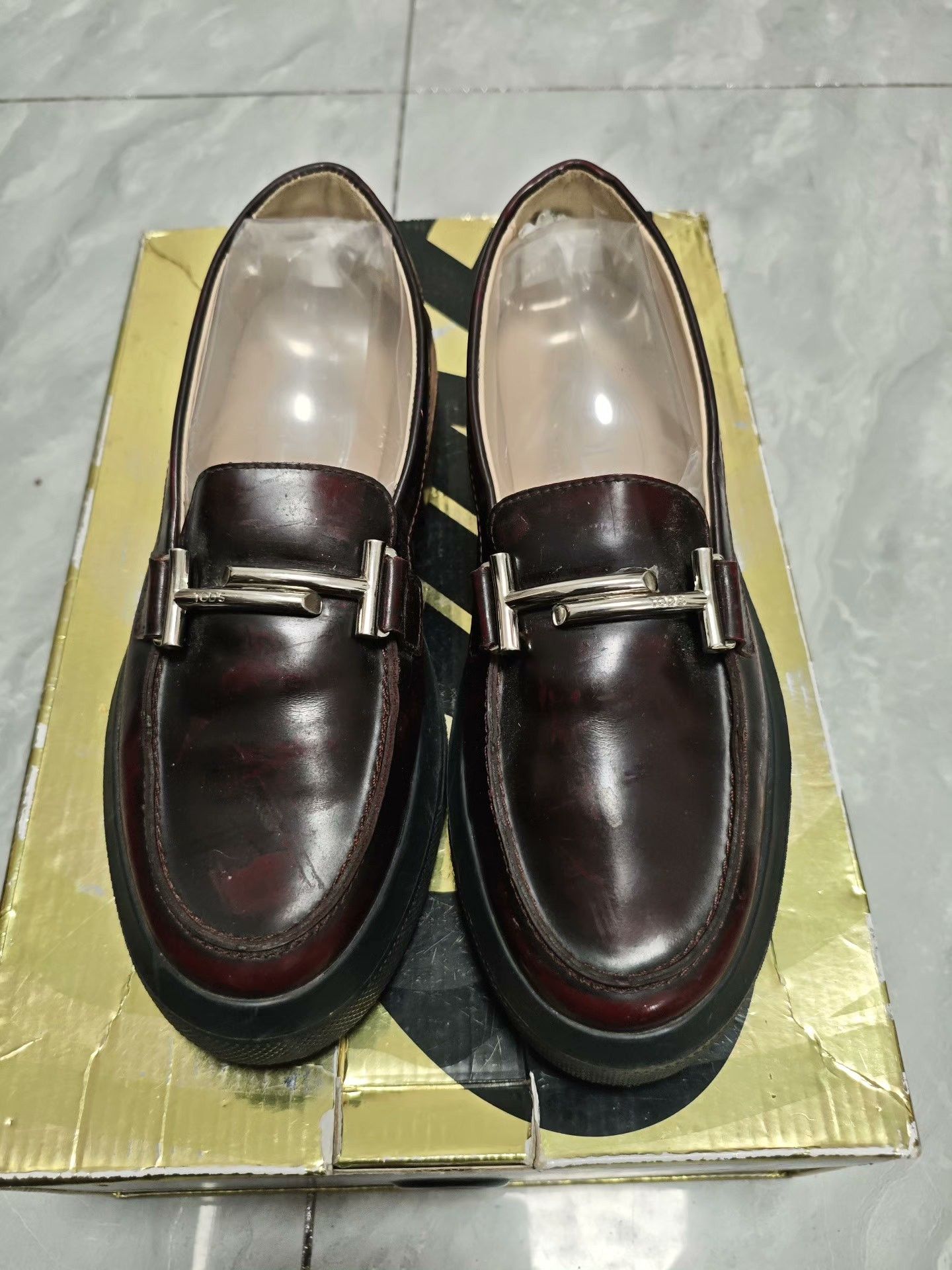 Tod's Tod's Leather Red Lowtop Sneakers us_7 Women Size US 7 / IT 37 - 2 Thumbnail