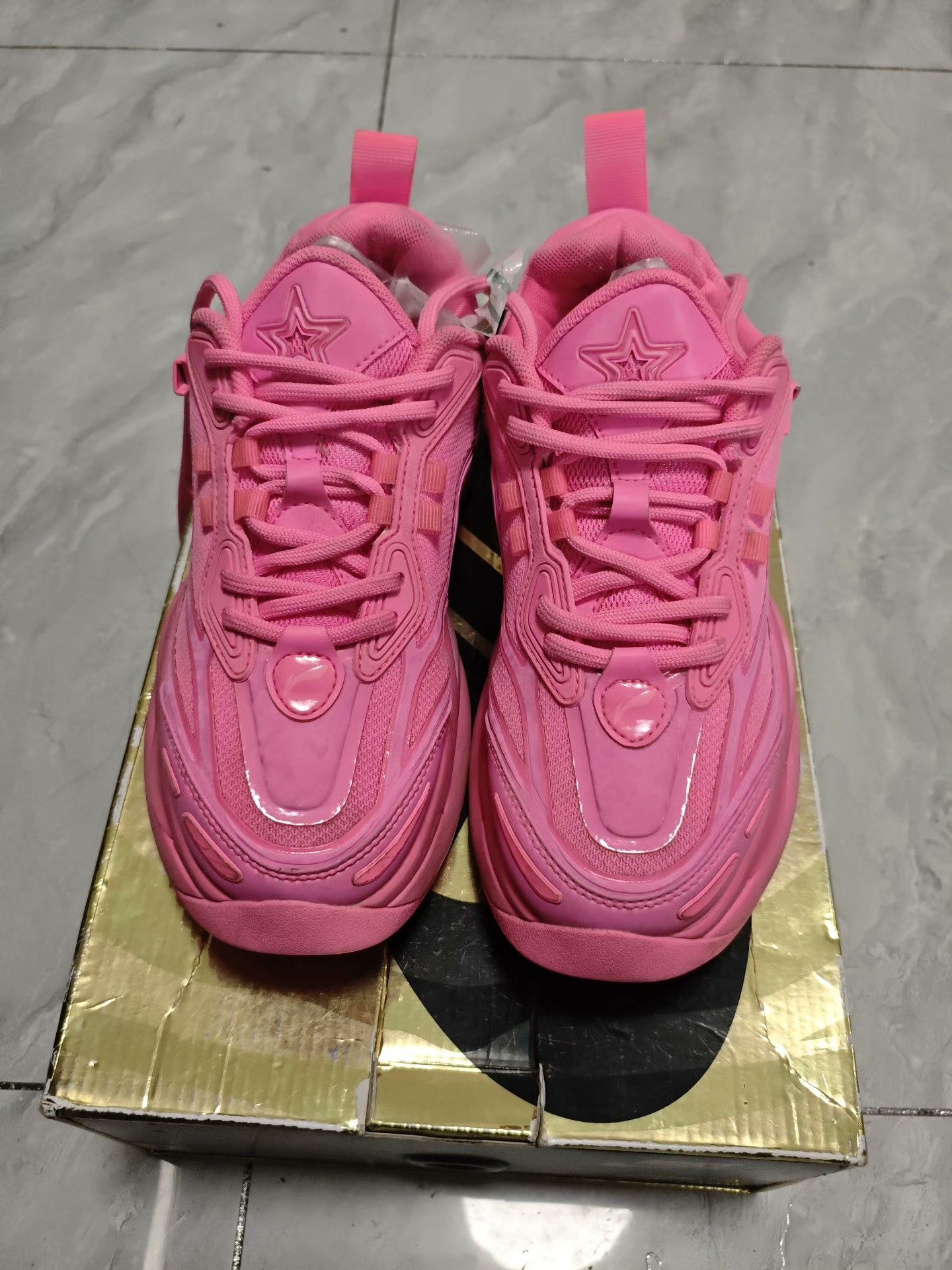 Li-Ning Li-Ning Pink Lowtop Sneakers us_6 Women Size US 6 / IT 36 - 2 Thumbnail