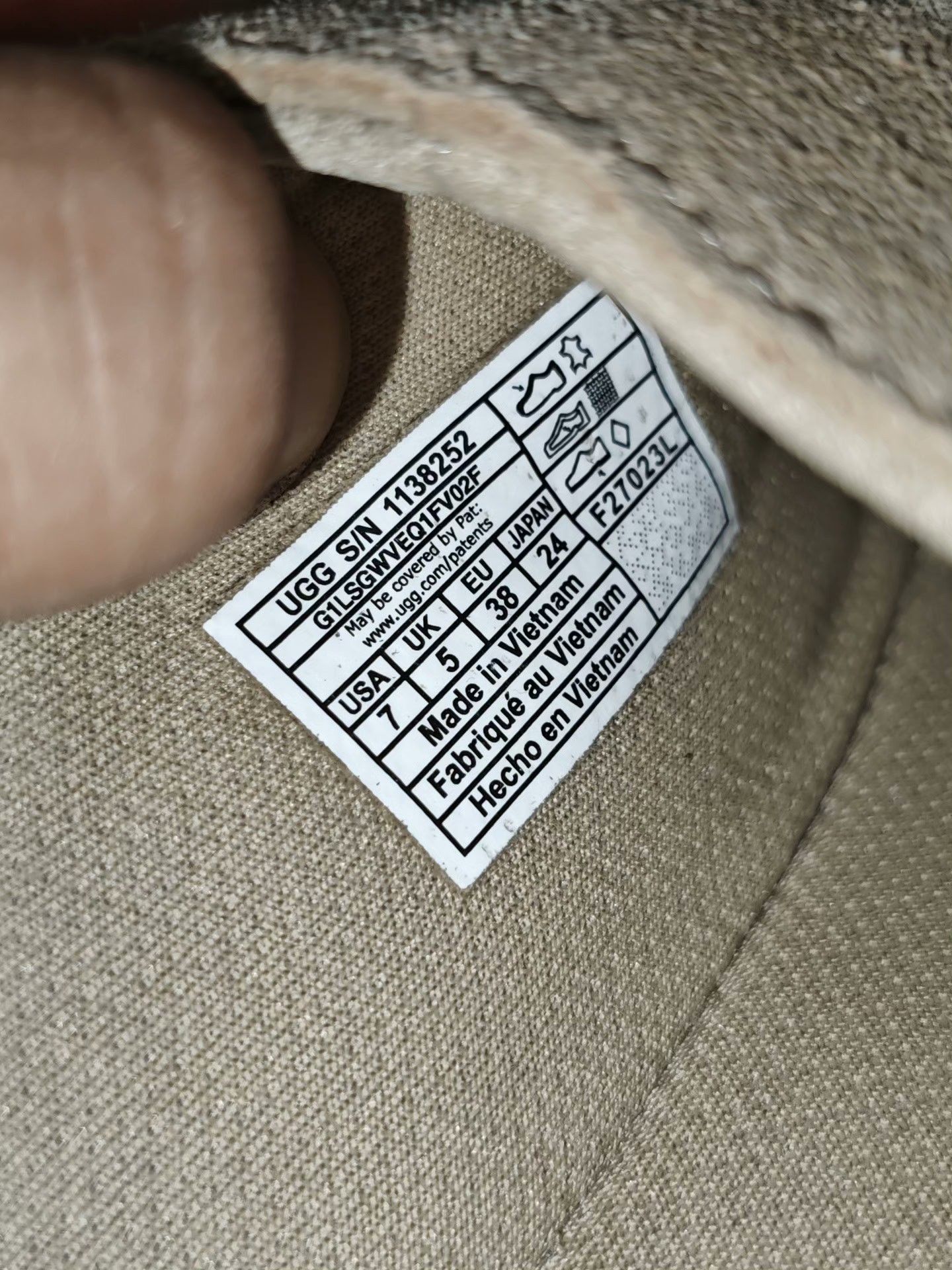 Ugg UGG Suede Beige Sandals us_8 Women Size US 8 / IT 38 - 8 Thumbnail