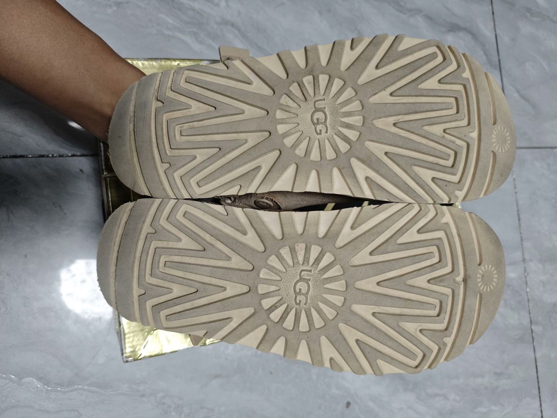 Ugg UGG Suede Beige Sandals us_8 Women Size US 8 / IT 38 - 5 Thumbnail