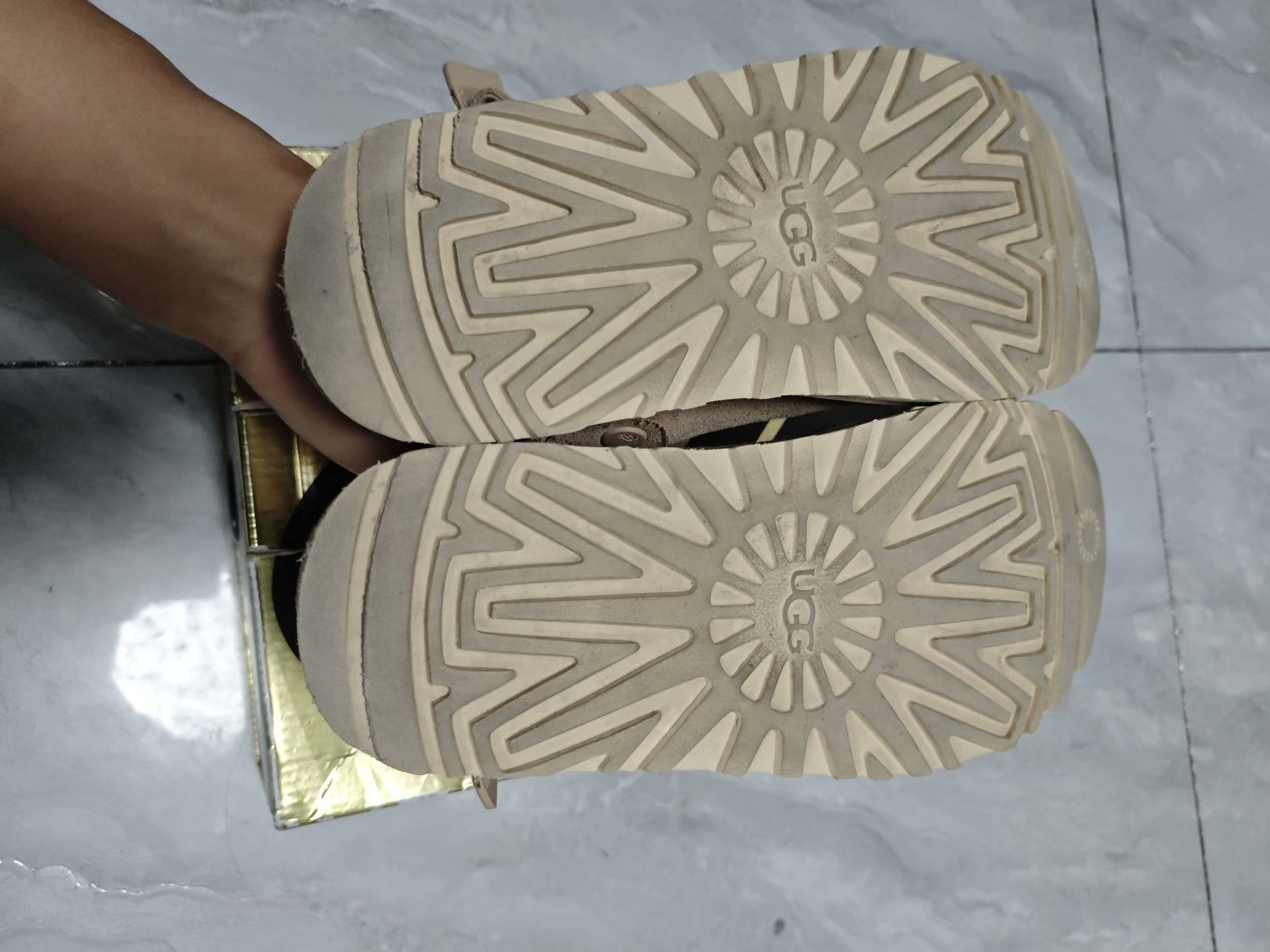 Ugg UGG Suede Beige Sandals us_8 Women Size US 8 / IT 38 - 6 Thumbnail
