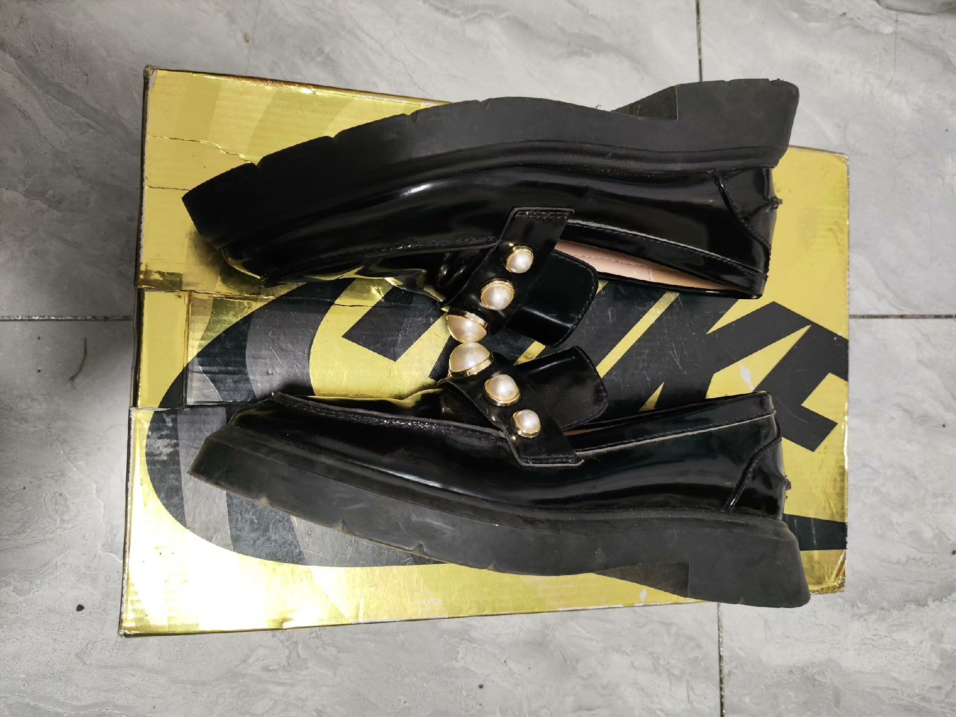 Stuart Weitzman Stuart Weitzman Patent Lowtop Sneakers us_7 Women Size US 7 / IT 37 - 3 Thumbnail
