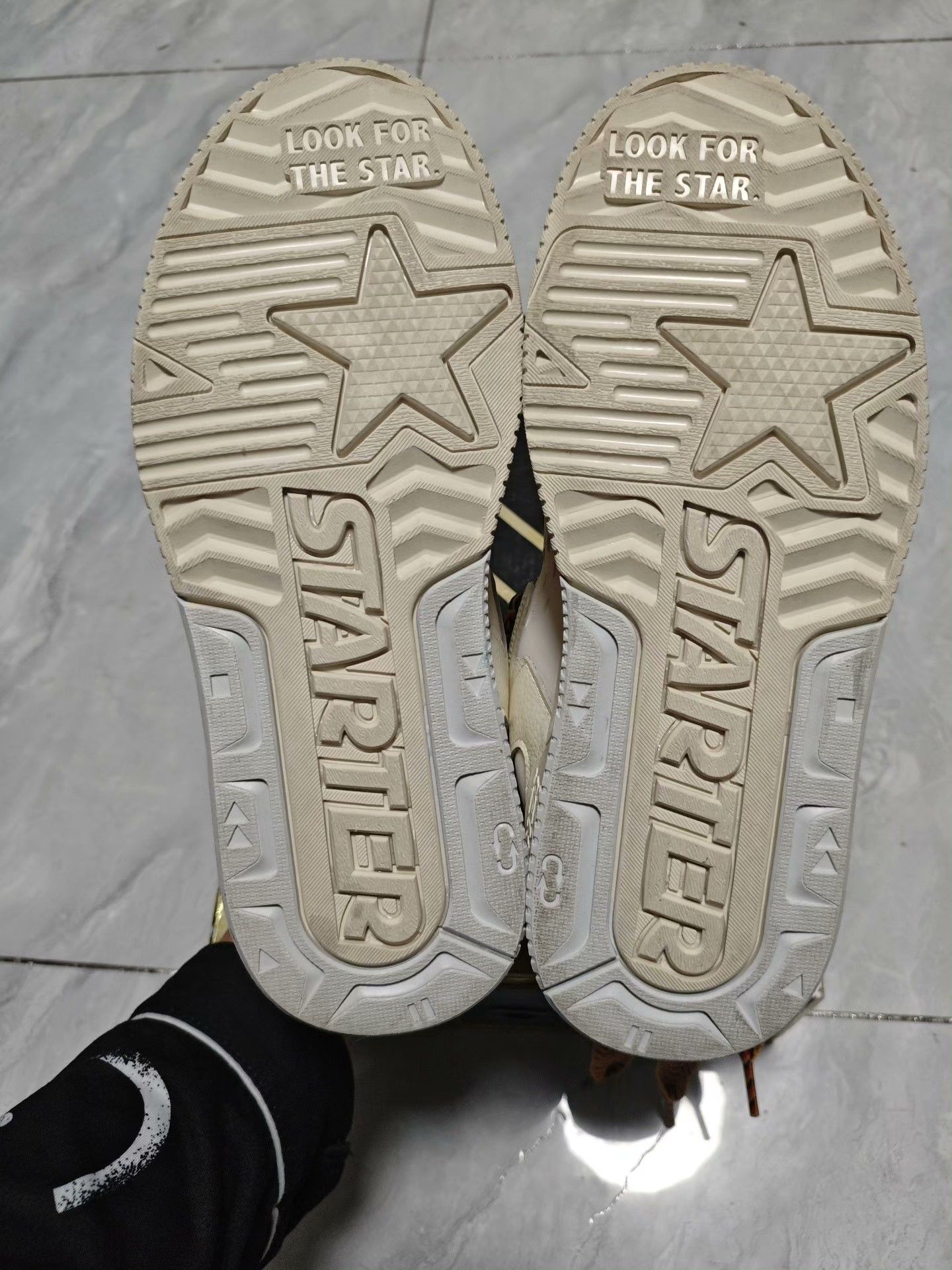 Starter Starter Leather White Lowtop Sneakers us_7 Women Size US 7 / IT 37 - 5 Thumbnail