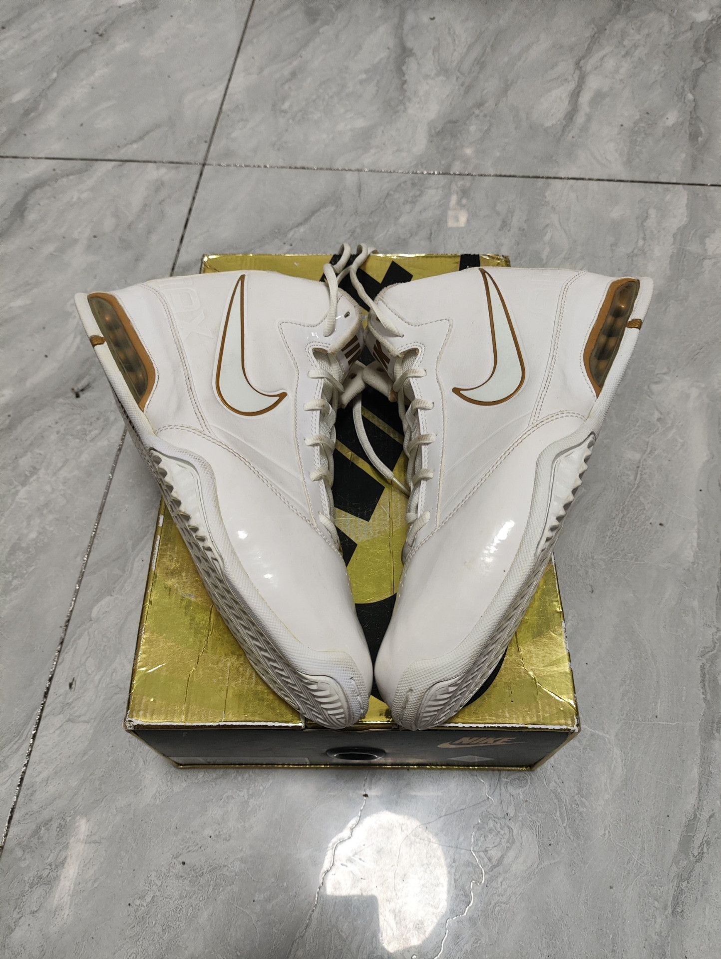 Nike Nike White Lowtop Sneakers 11.5 Men Size US 11.5 / EU 44-45 - 3 Thumbnail