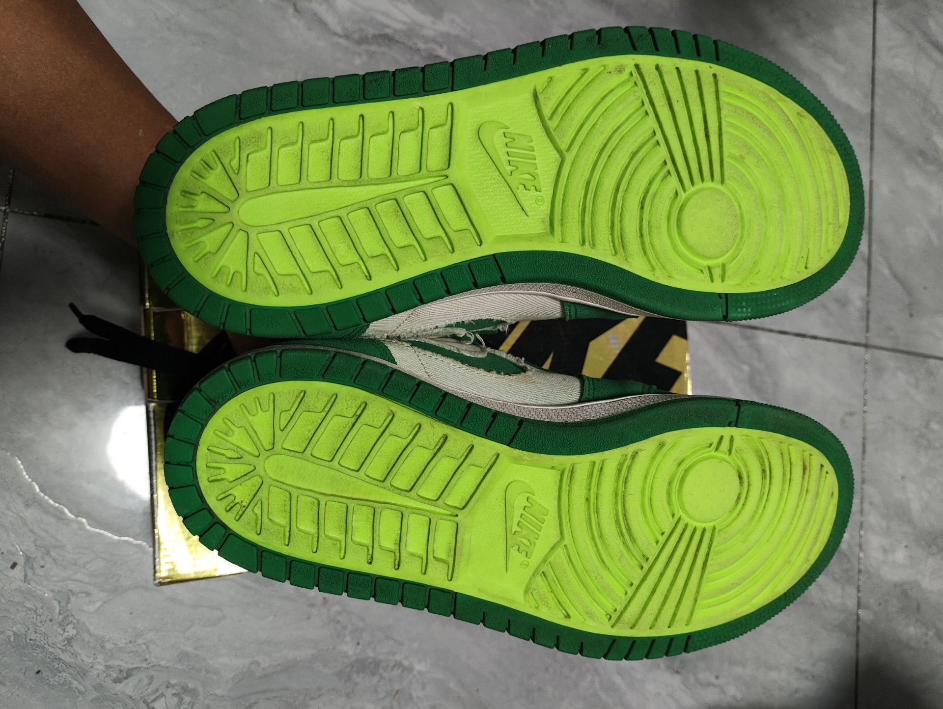 Jordan Brand Jordan Brand ZOOM Green Lowtop Sneakers 8 Men Size US 8 / EU 41 - 5 Thumbnail