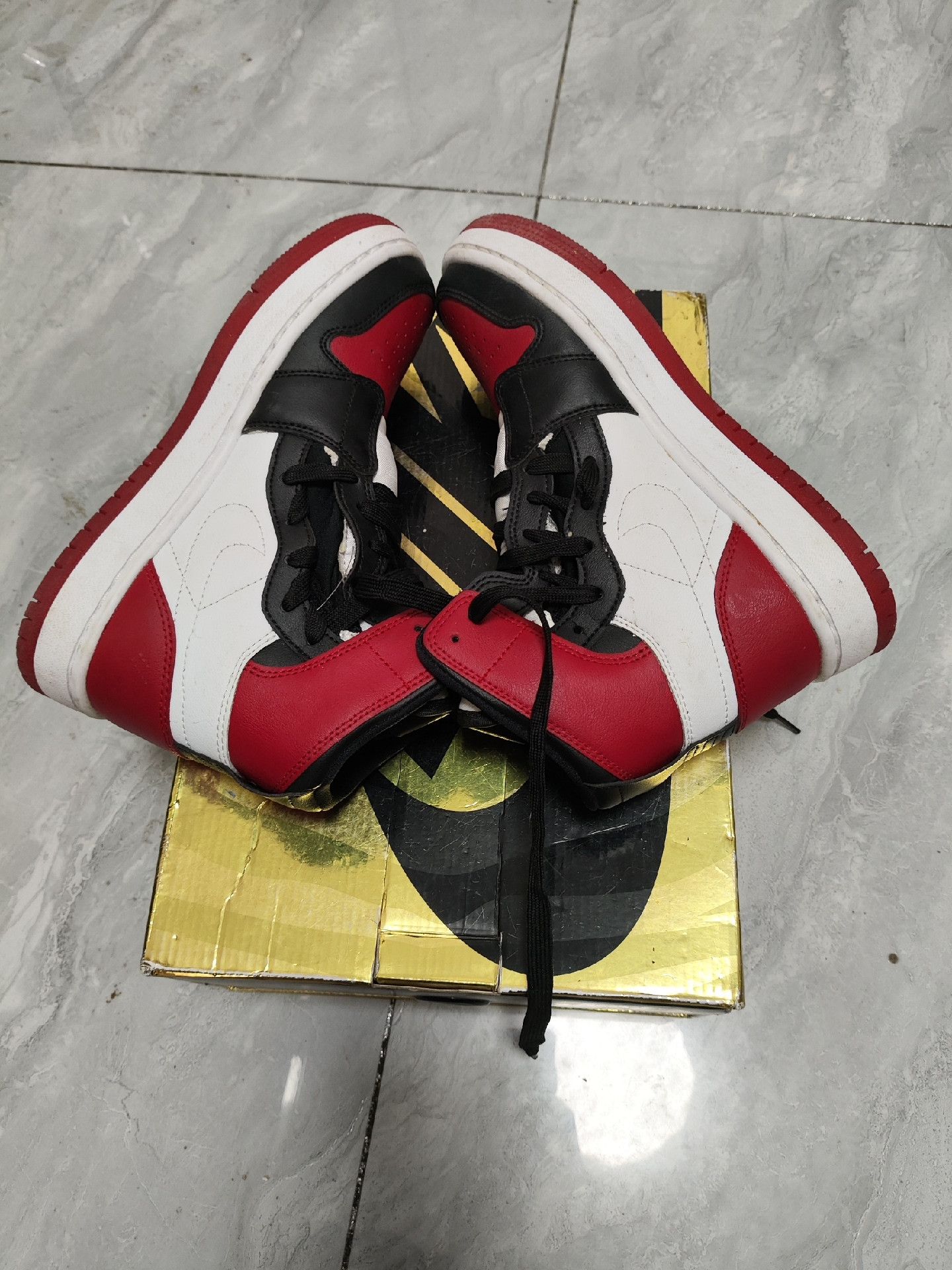 Jordan Brand Jordan Brand Black Lowtop Sneakers us_8 Women Size US 8 / IT 38 - 4 Thumbnail