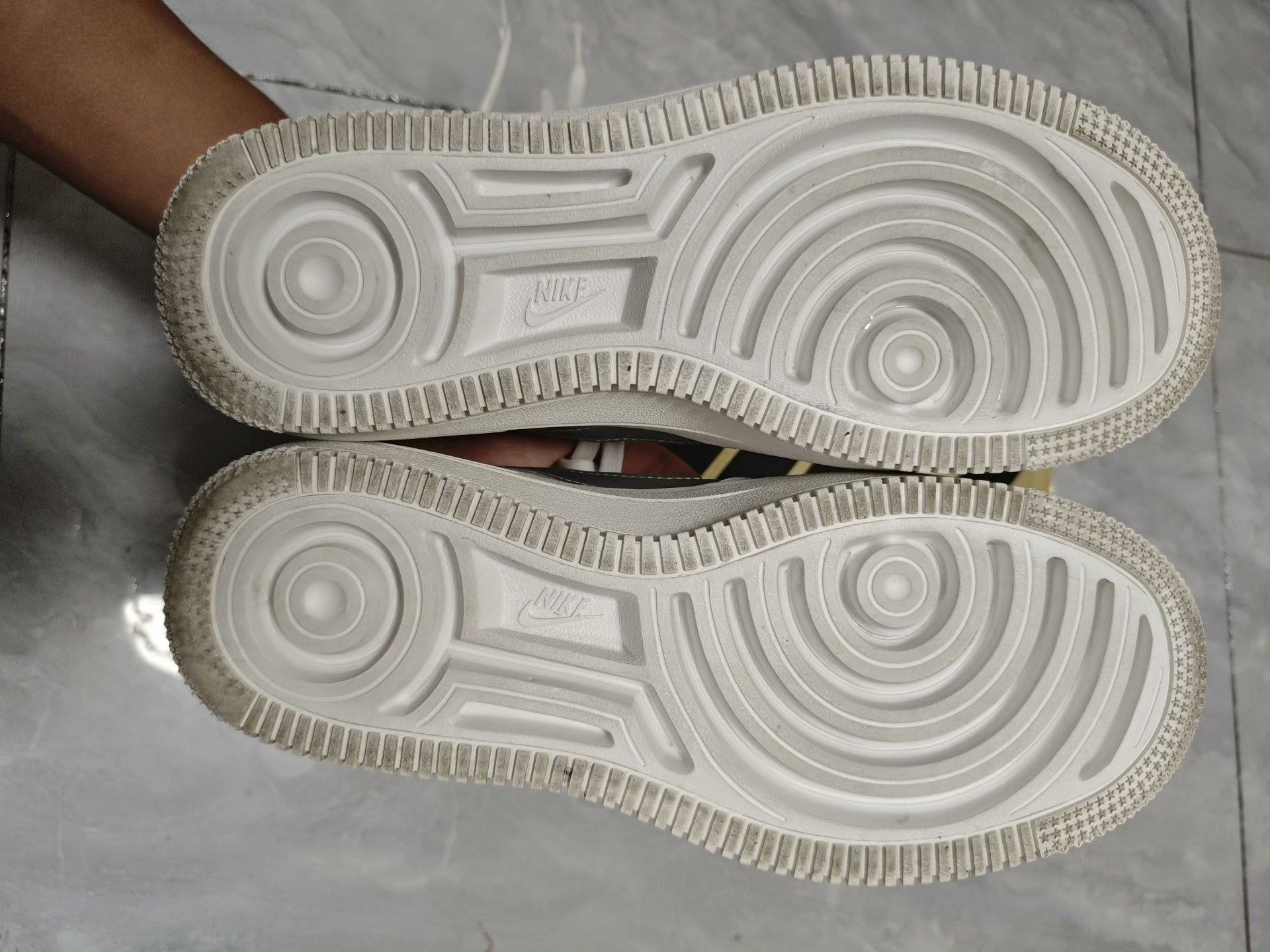 Nike Nike White Lowtop Sneakers us_8 Women Size US 8 / IT 38 - 5 Thumbnail