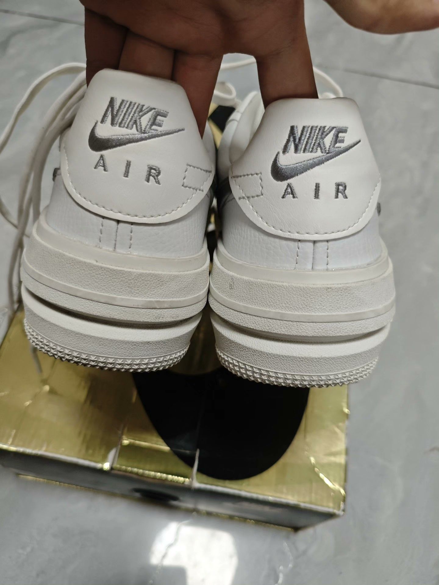 Nike Nike White Lowtop Sneakers us_8 Women Size US 8 / IT 38 - 7 Thumbnail