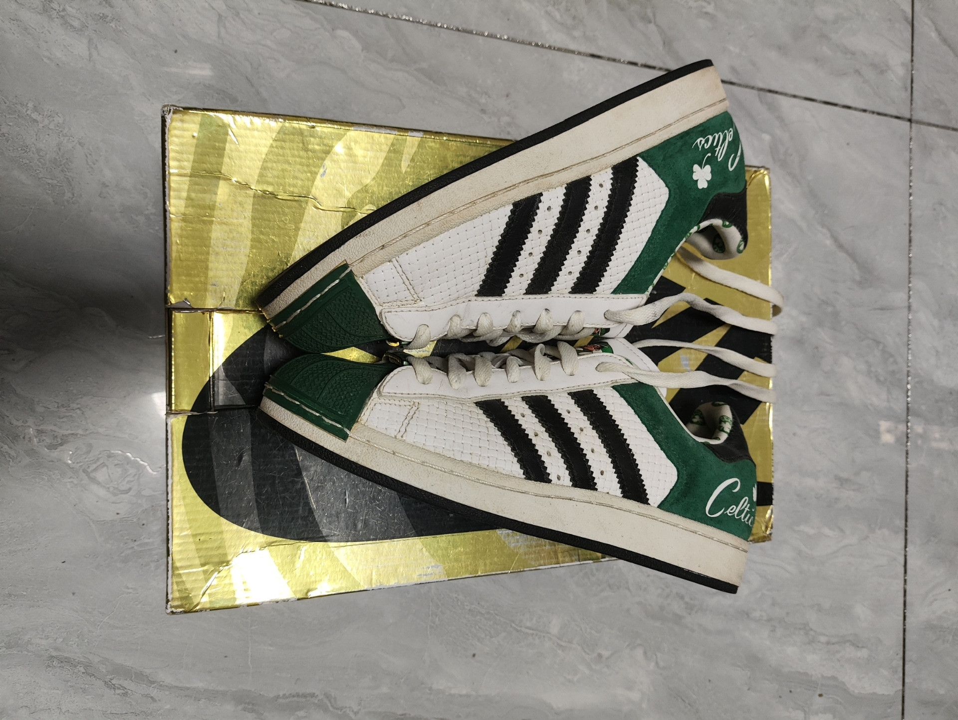Adidas Adidas Limited Green Lowtop Sneakers 10 Men Size US 10 / EU 43 - 3 Thumbnail