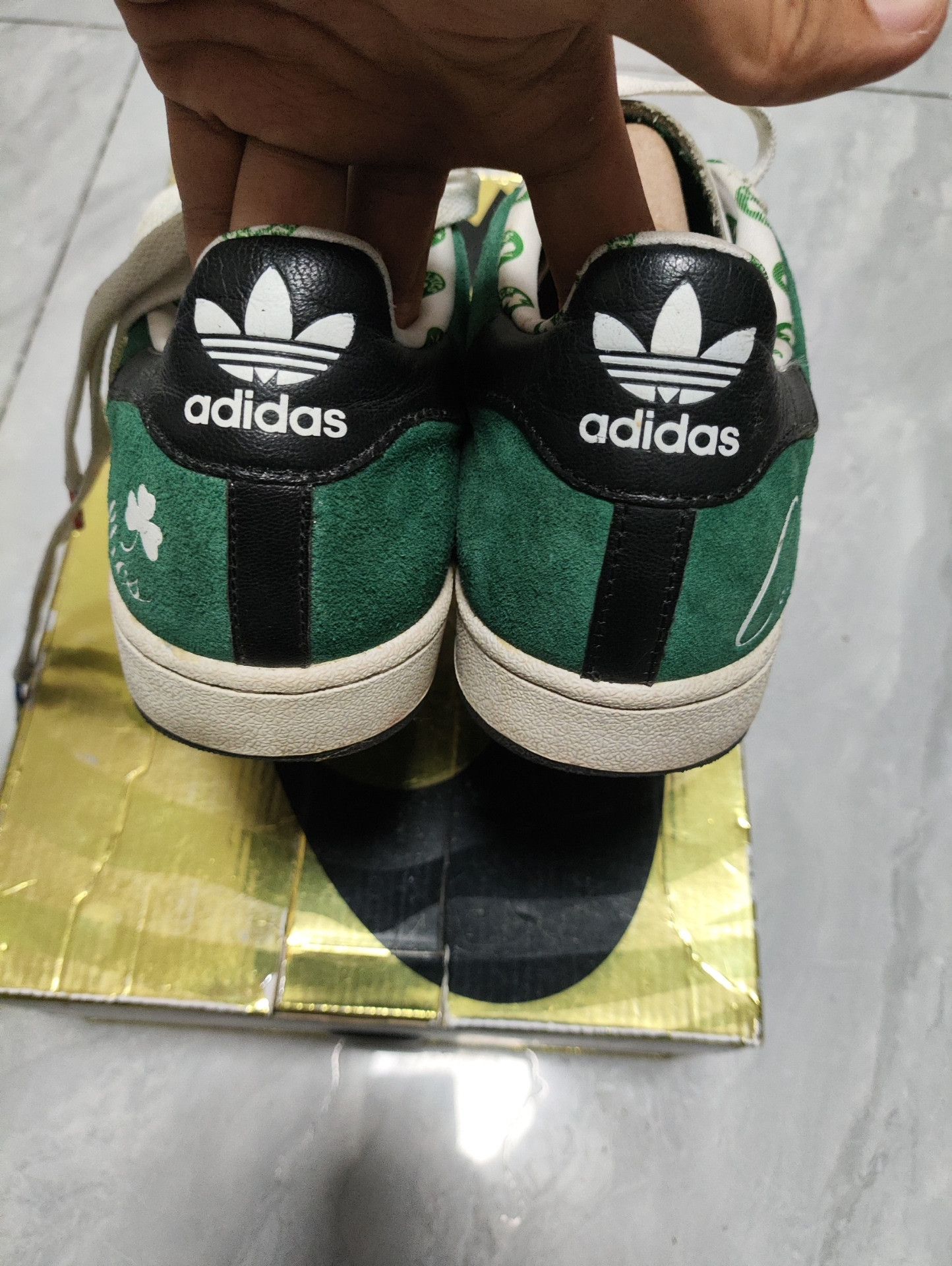 Adidas Adidas Limited Green Lowtop Sneakers 10 Men Size US 10 / EU 43 - 6 Thumbnail