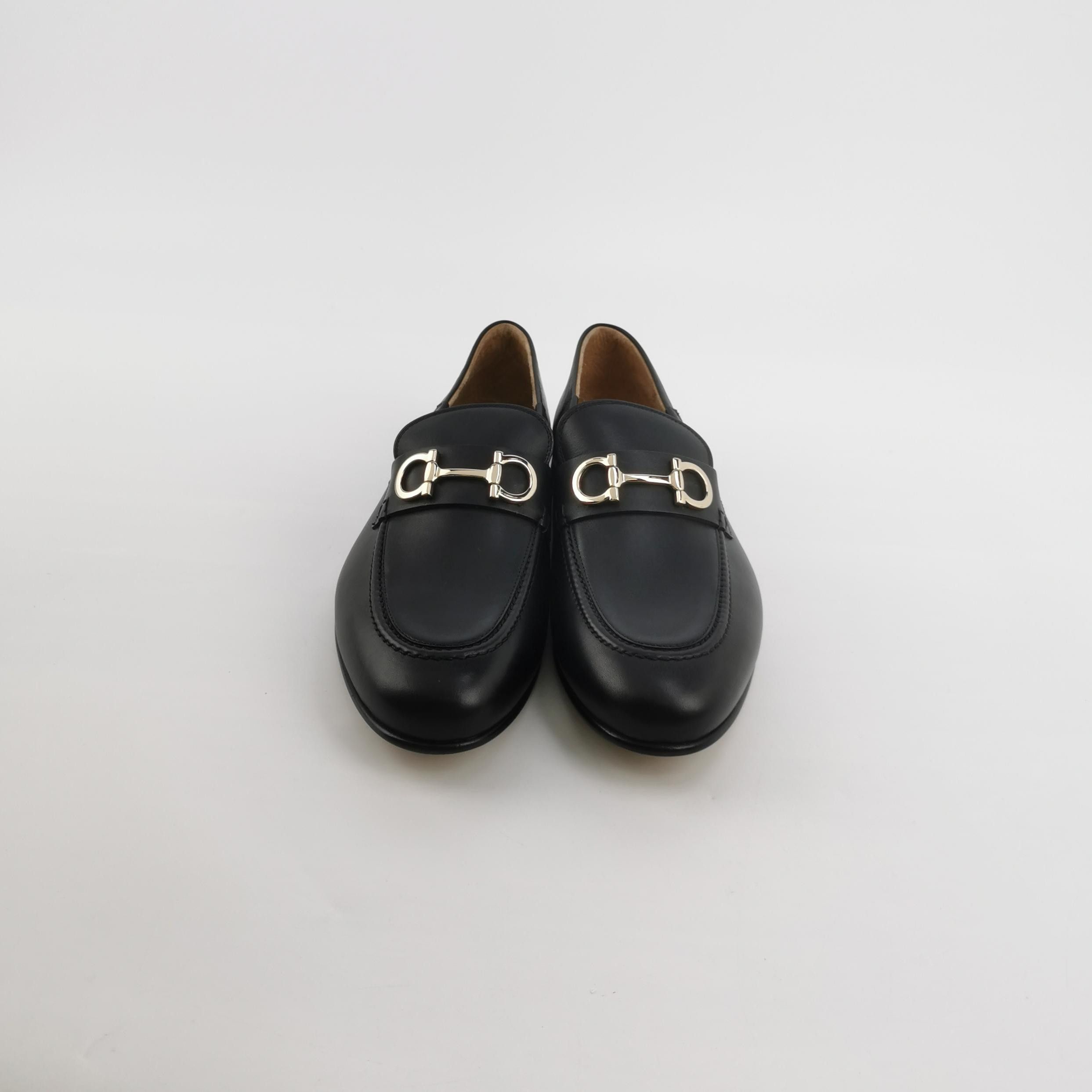 Salvatore Ferragamo Salvatore Ferragamo Gancini Buckle Leather Loafers 42 Size US 9 / EU 42 - 4 Thumbnail