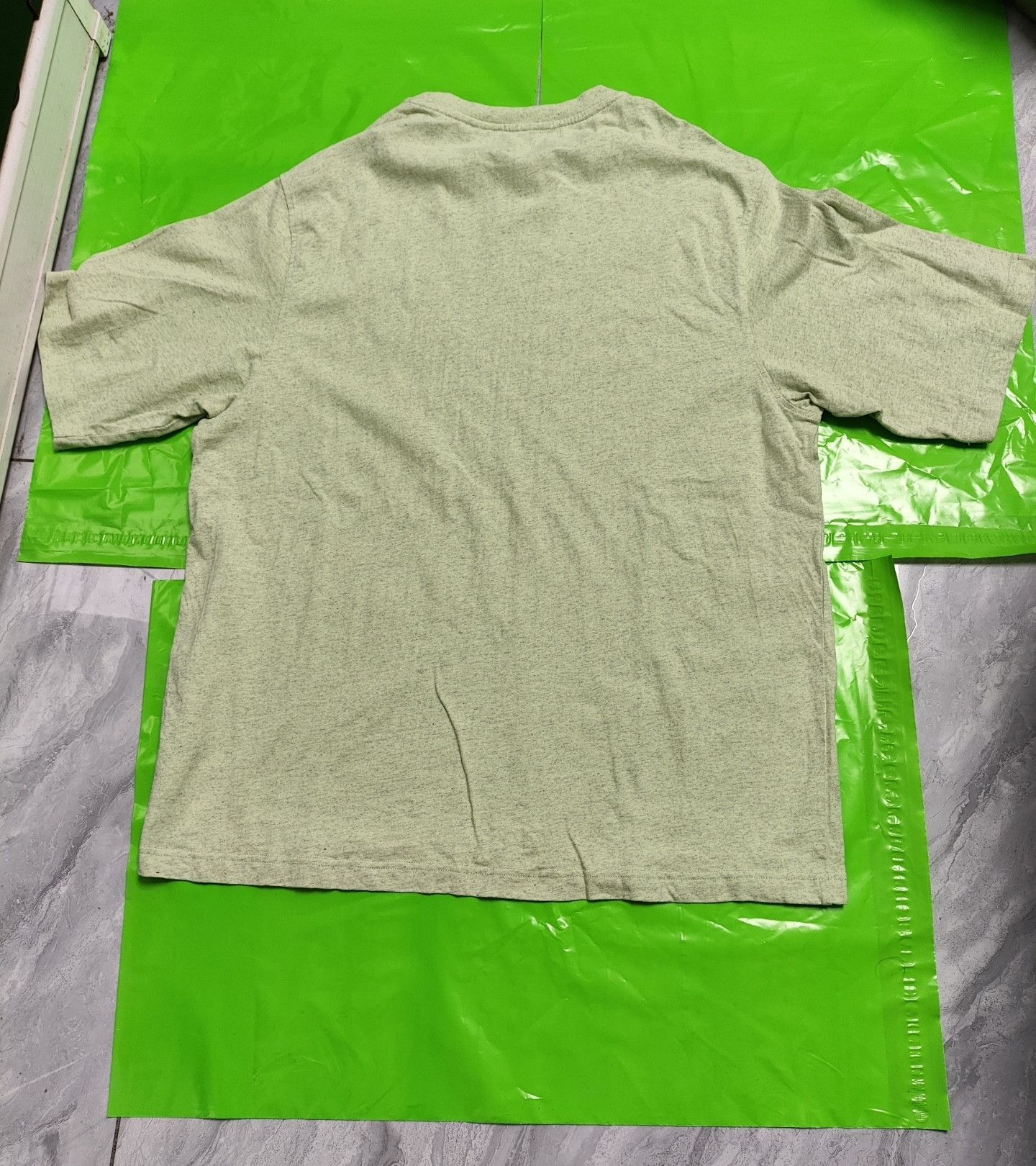 Kenzo Kenzo Tiger Printed Green T-Shirt xxs Men Size US XXS / EU 40 - 2 Thumbnail