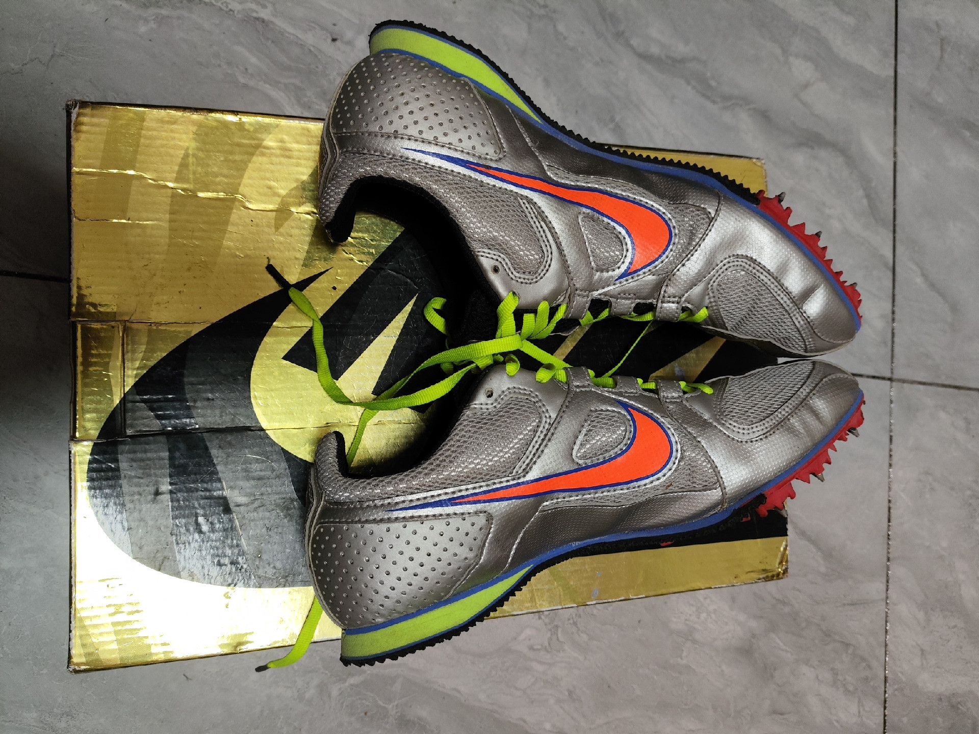 Nike Nike Glow Green Lowtop Sneakers 9 Men Size US 9 / EU 42 - 4 Thumbnail