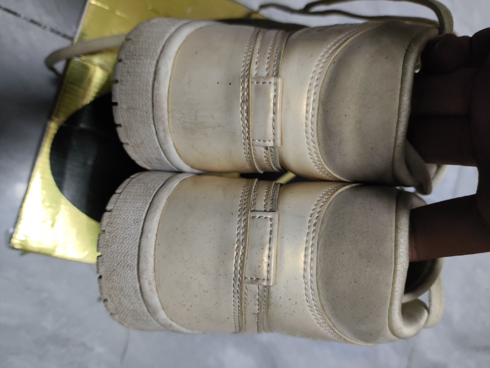 Jordan Brand Jordan Brand Yellow Lowtop Sneakers us_7-5 Women Size US 7.5 / IT 37.5 - 7 Thumbnail