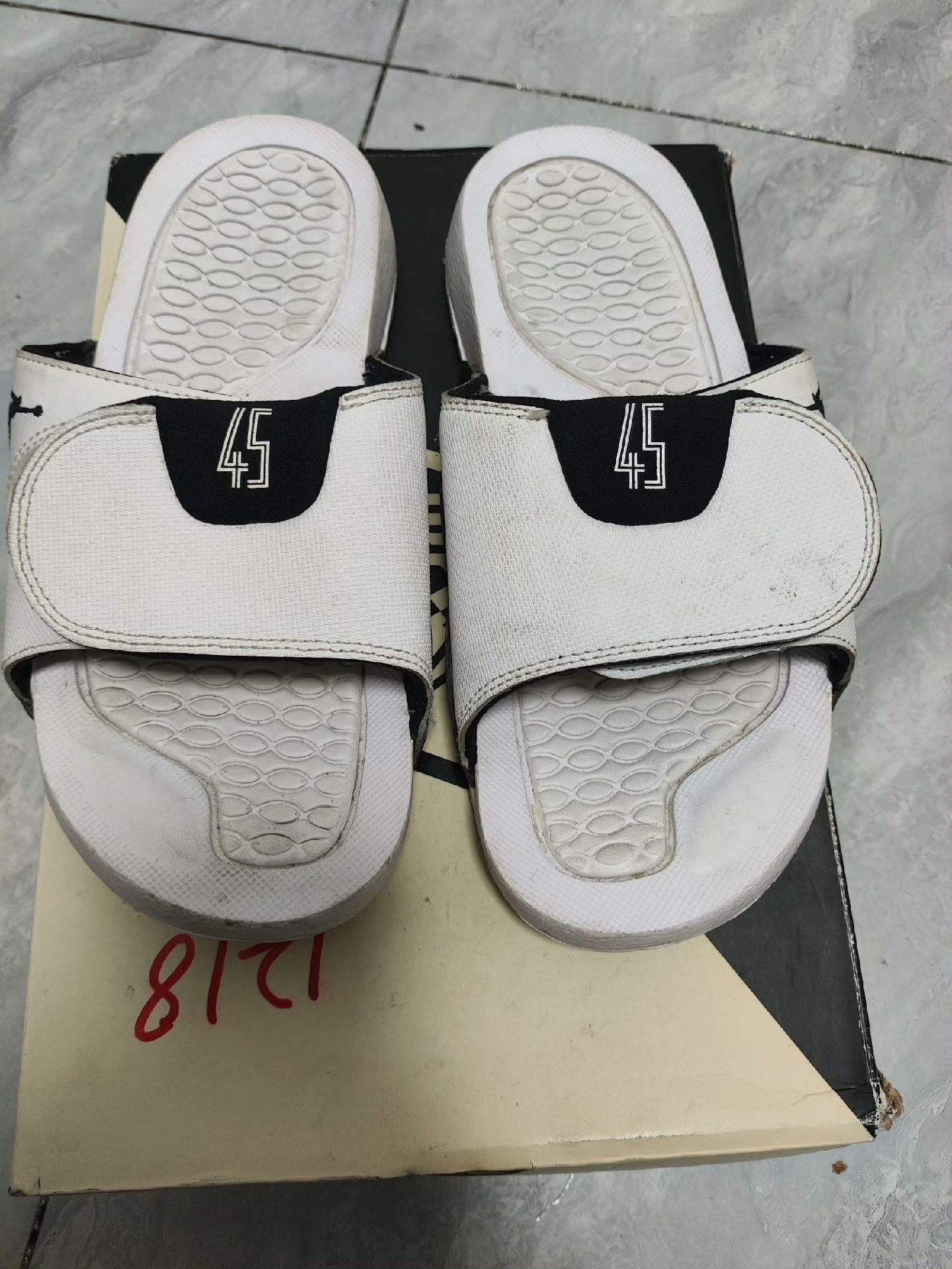 Jordan Brand Jordan Brand Lowtop Sneakers 5.5 Men Size US 5.5 / EU 38 - 2 Thumbnail