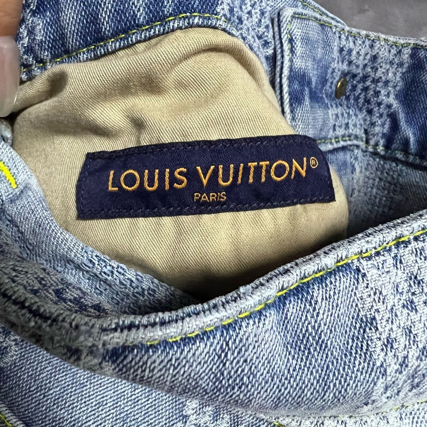 Louis Vuitton Louis Vuitton Printed Plaid Blue Denim Jeans 32 Men Size US 32 / EU 48 - 2 Thumbnail