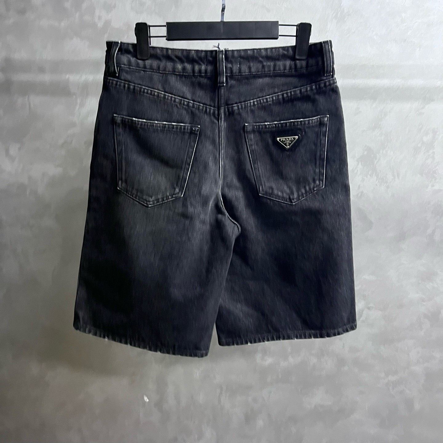 Prada Prada Casual Black Pants us_2 Women Size 26" / US 2 / IT 38 - 5 Thumbnail