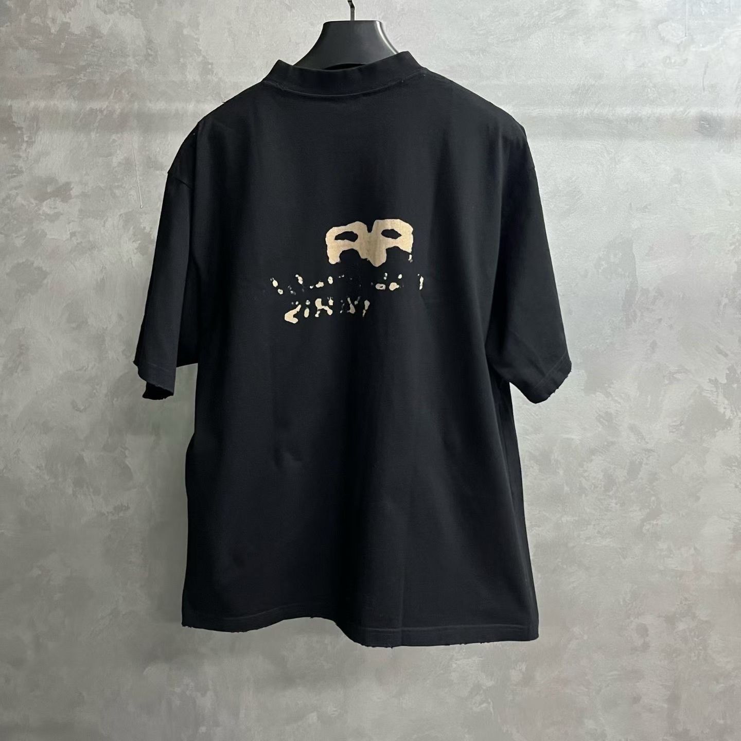 Balenciaga Balenciaga Printed Black T-Shirt m Men Size US M / EU 48-50 / 2 - 2 Thumbnail