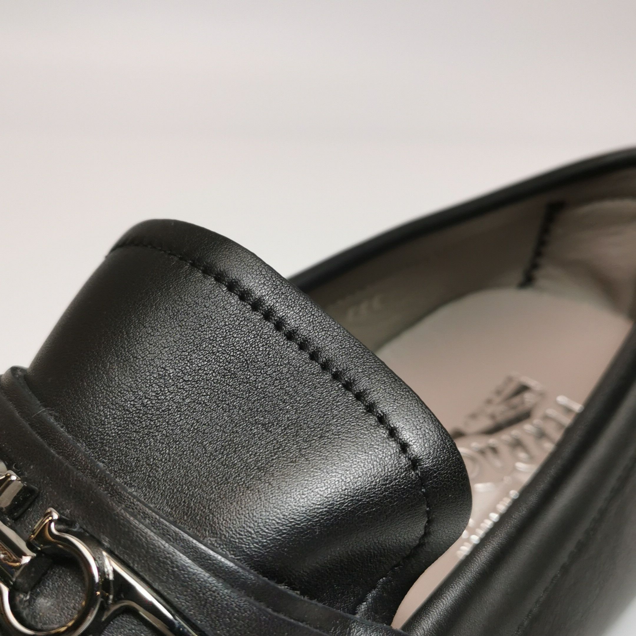 Salvatore Ferragamo Salvatore Ferragamo Lagos Gancini Loafers 43 Size US 10 / EU 43 - 10 Thumbnail