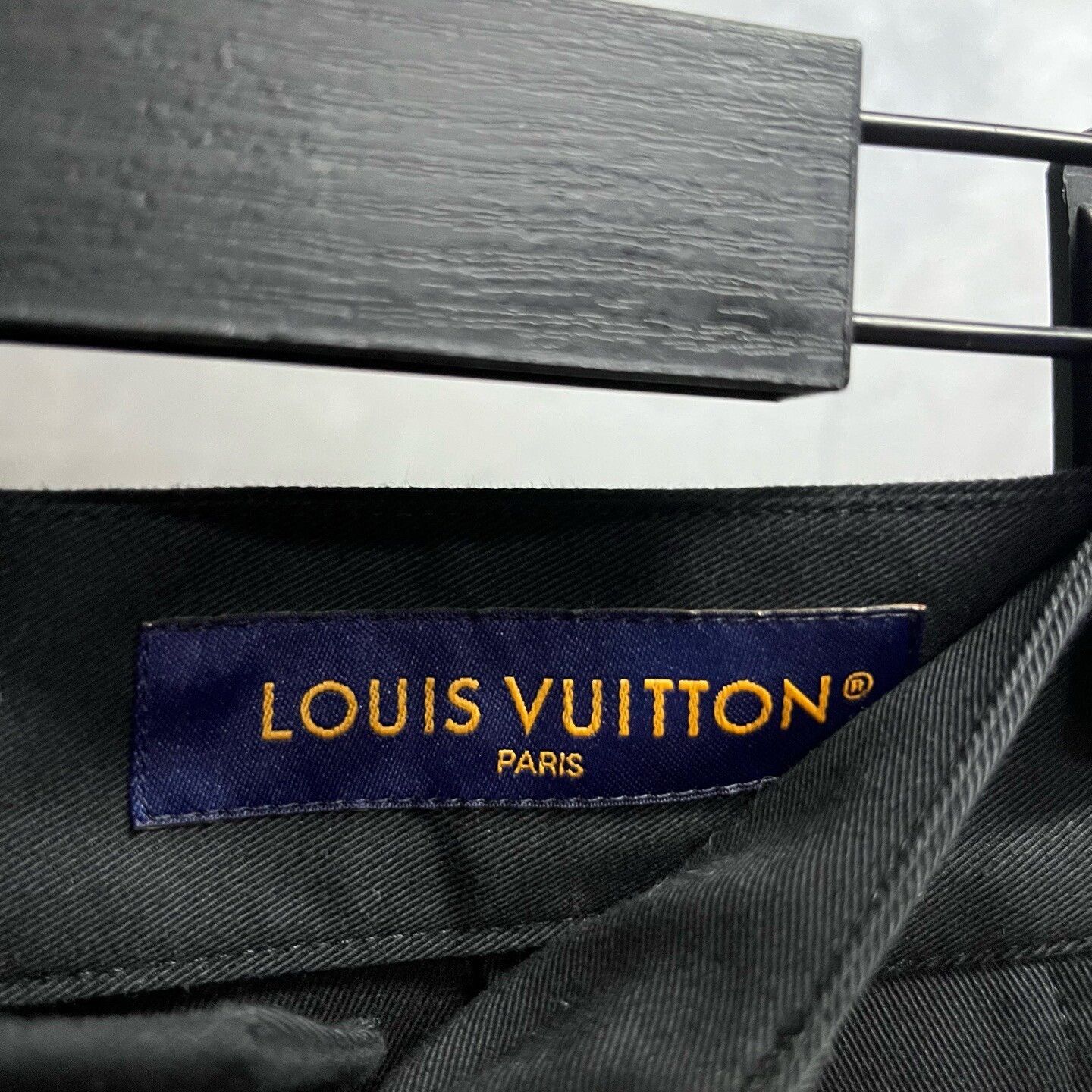 Louis Vuitton Louis Vuitton Casual Embroidered Black Casual Pants 28 Men Size US 28 / EU 44 - 3 Thumbnail