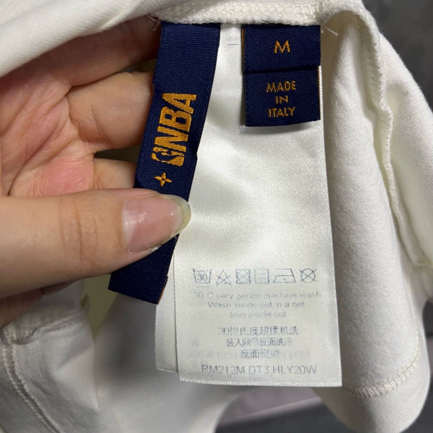 Louis Vuitton Louis Vuitton Retro Printed White T-Shirt m Men Size US M / EU 48-50 / 2 - 5 Thumbnail