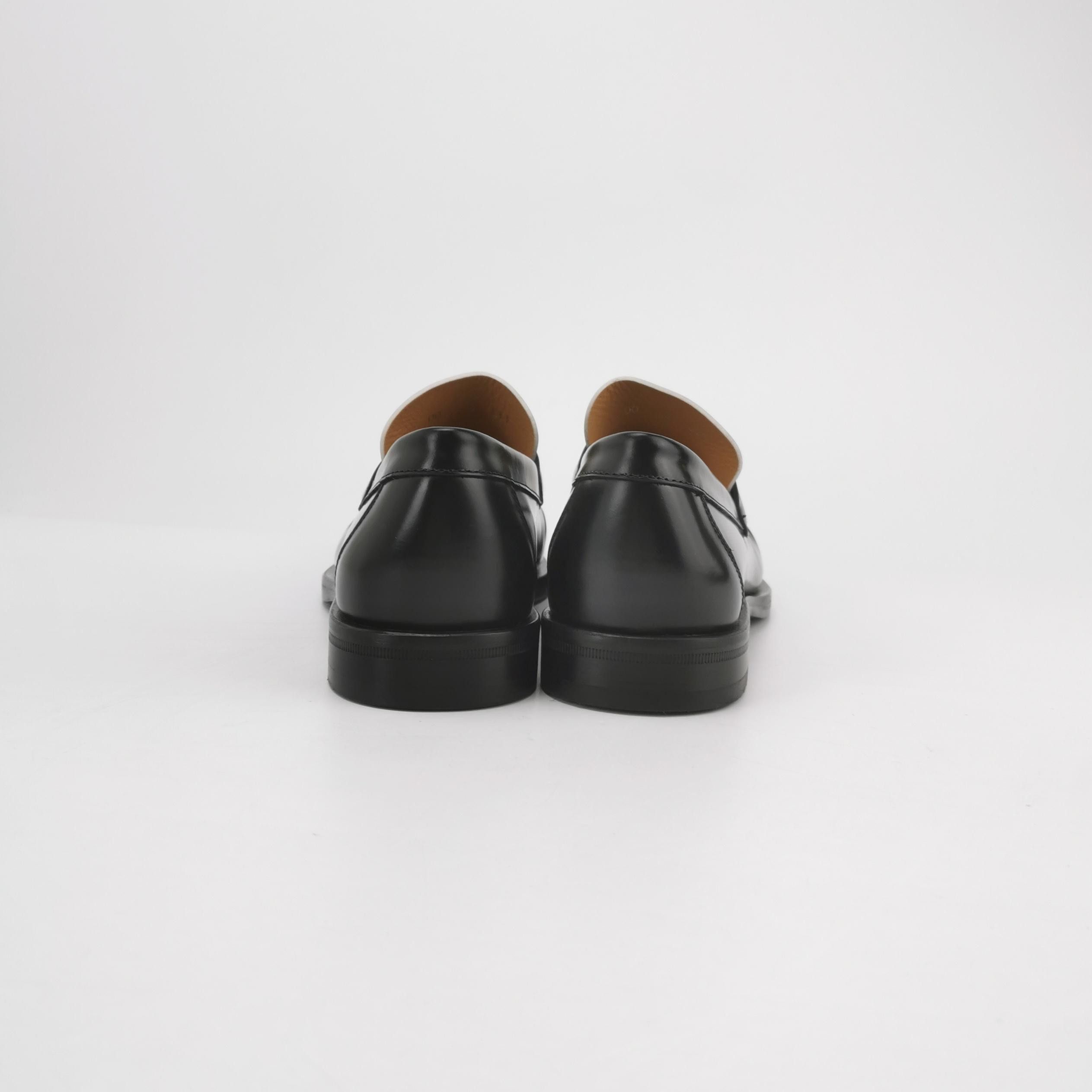 Salvatore Ferragamo Salvatore Ferragamo Bicolor Leather Loafers Size 41.5 Size US 8 / EU 41 - 5 Thumbnail
